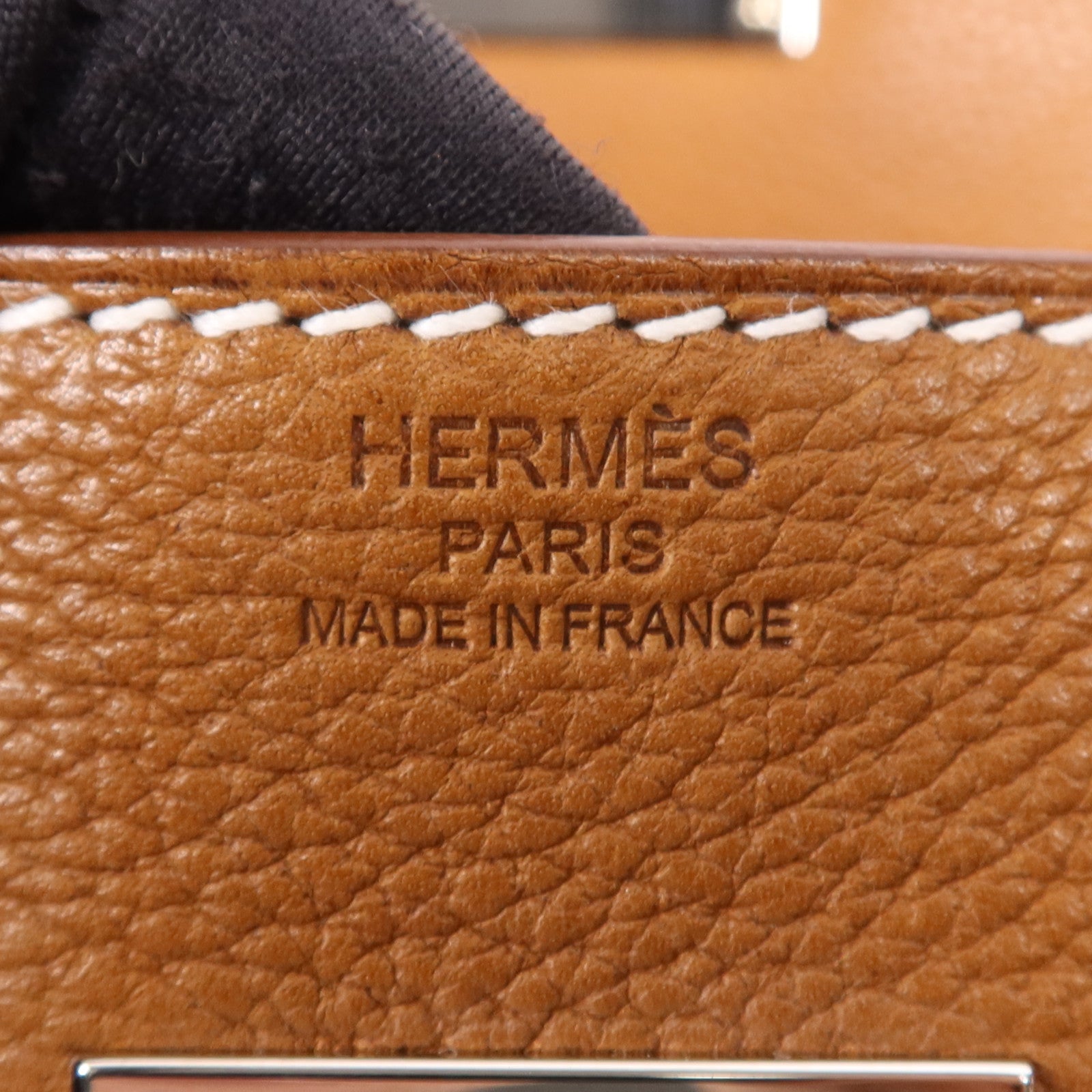 HERMES Barenia皮革Kelly Messenger PM銀扣肩背袋Fauve