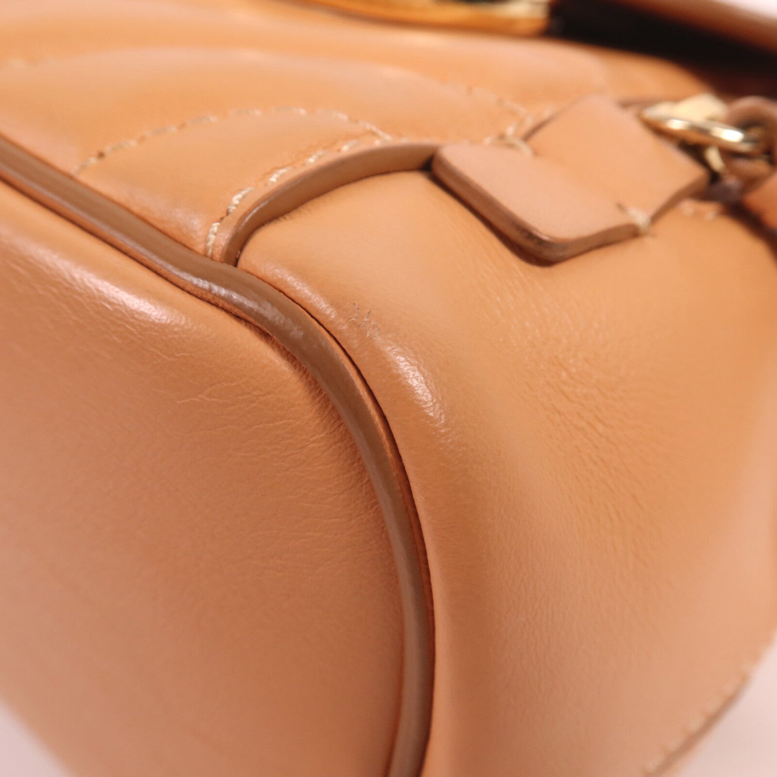 Chloe 牛皮皮革Backpack金扣背包