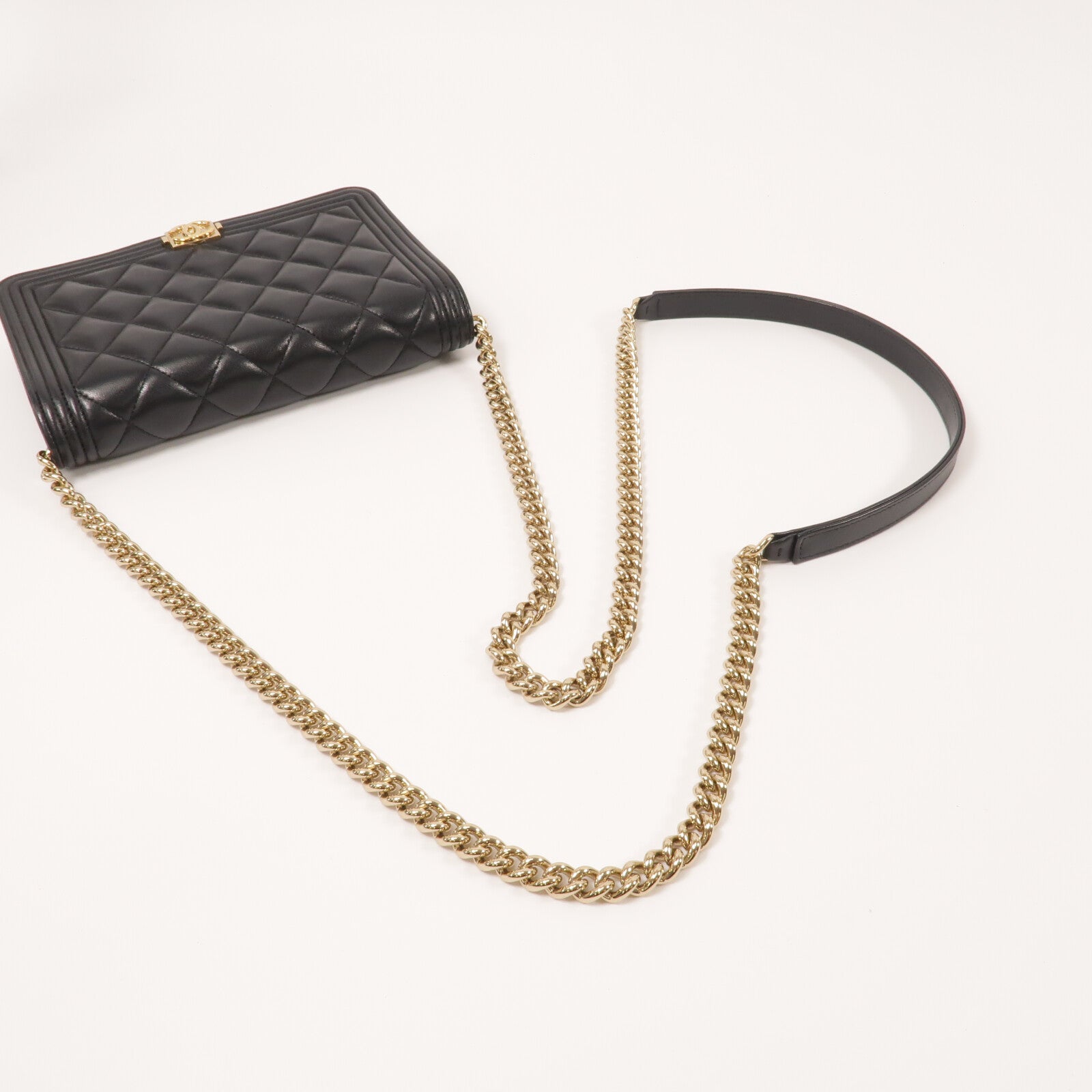 CHANEL 羊皮皮革Boy Wallet On Chain鏈帶肩背袋