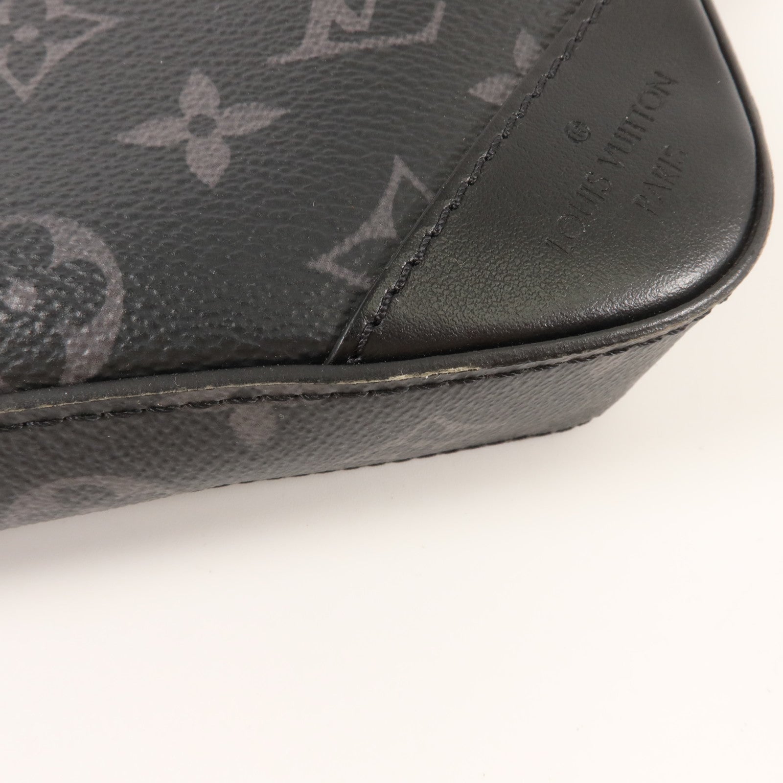 LOUIS VUITTON Monogram Eclipse Reverse Trio Messenger銀扣肩背袋灰色