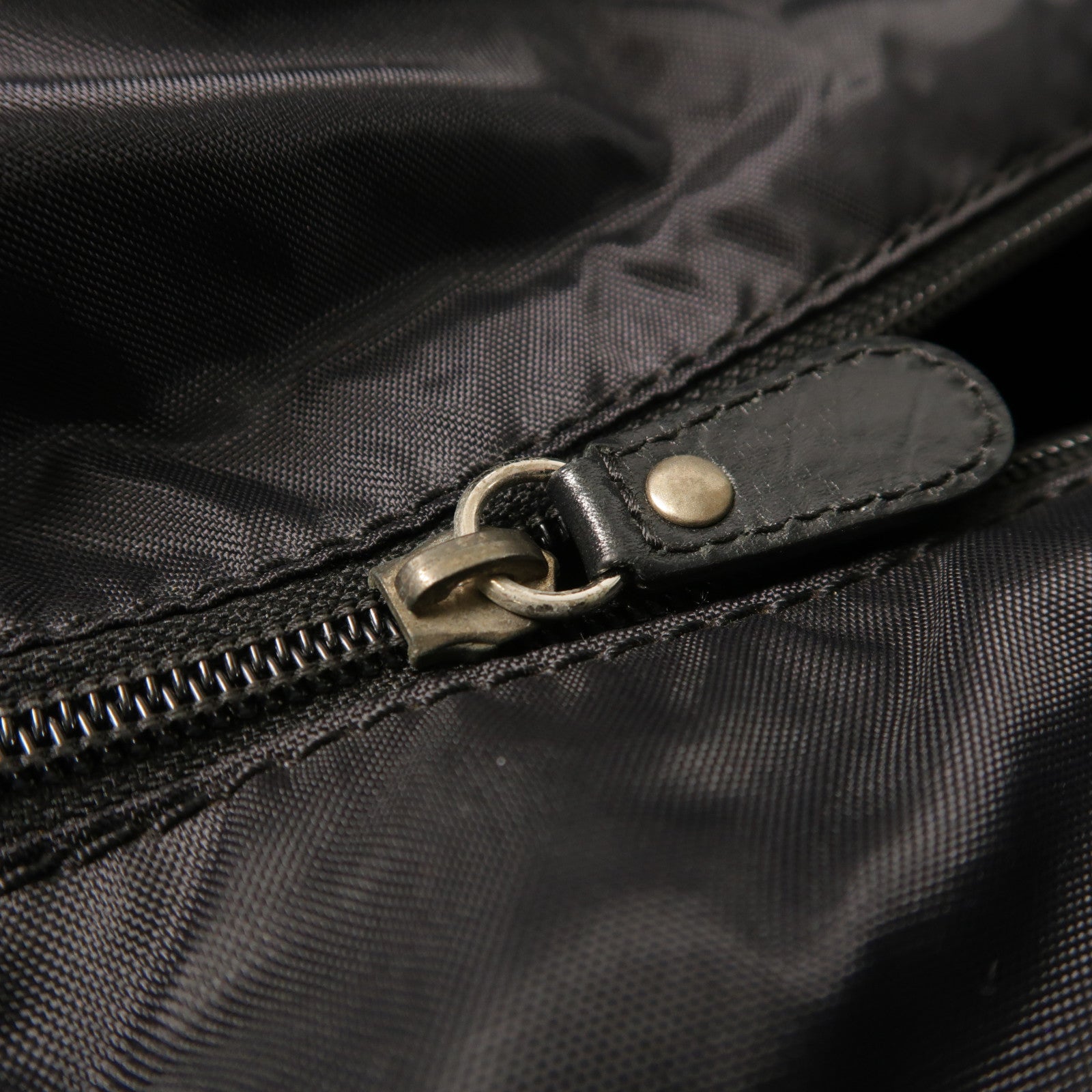 CHANEL 尼龍Shoulder Bag銀扣肩背袋