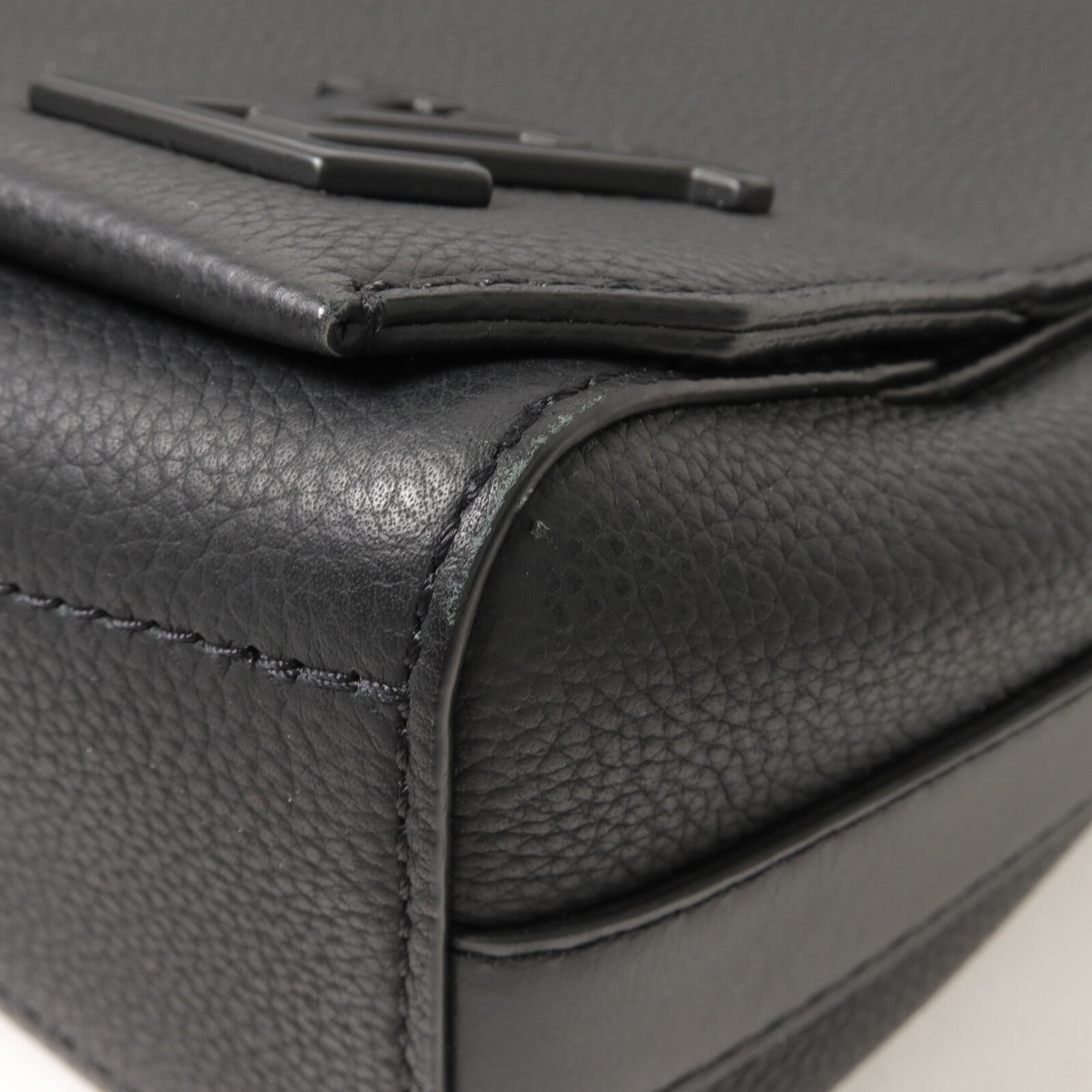 LOUIS VUITTON 牛皮皮革Takeoff Messenger肩背袋