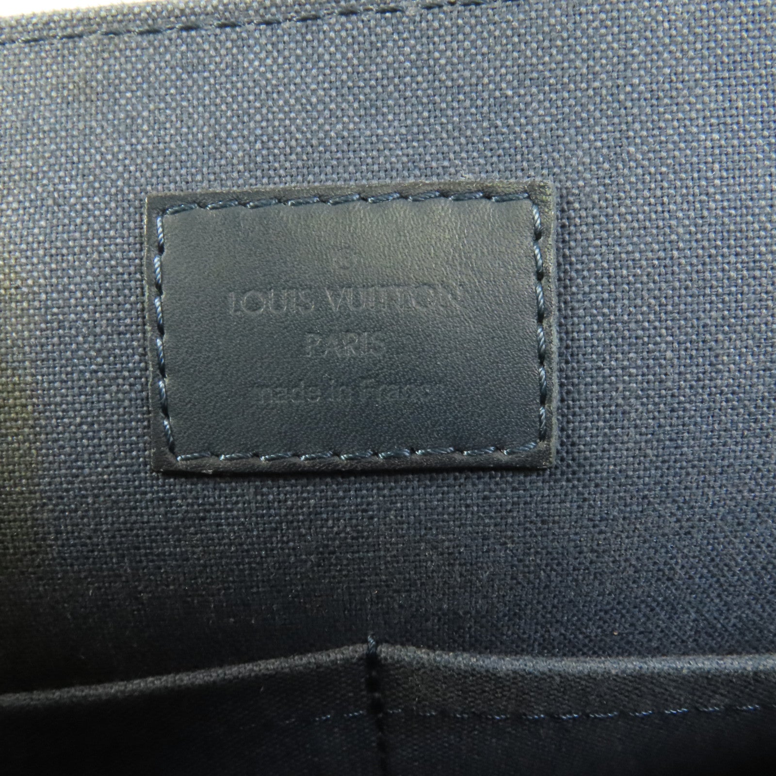 LOUIS VUITTON 【激減優惠】Damier Infini Distrist PM銀扣肩背袋