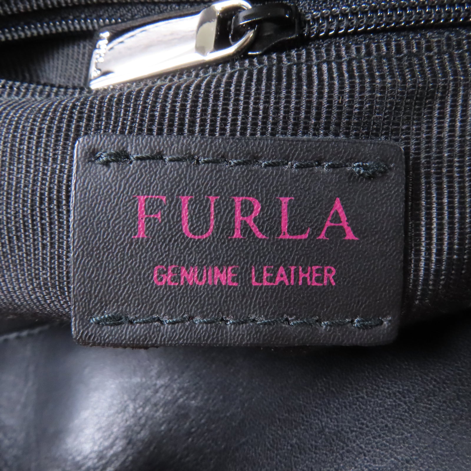 Furla 牛皮皮革Backpack銀扣鏈帶背包黑色