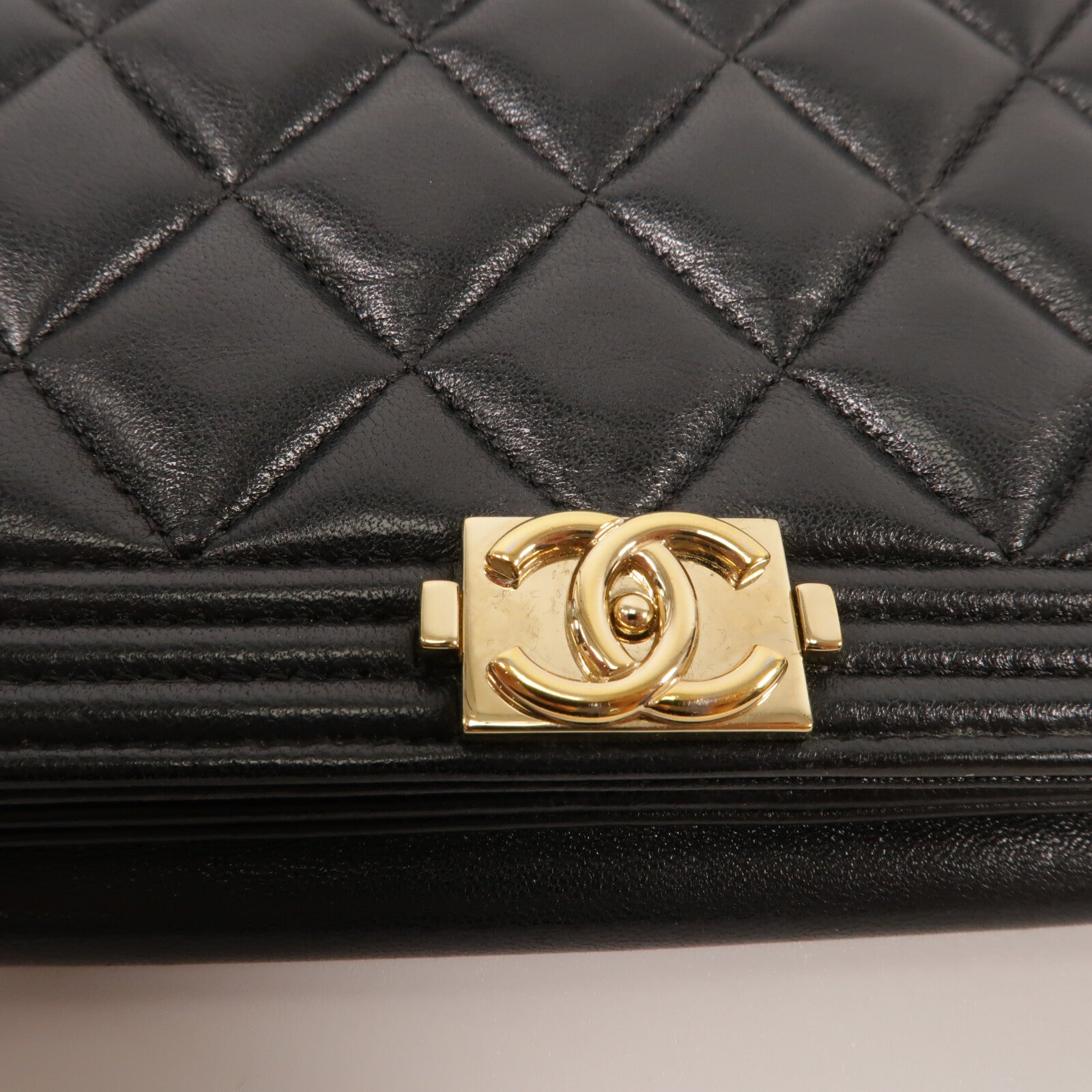 CHANEL 羊皮皮革Boy Wallet On Chain鏈帶肩背袋