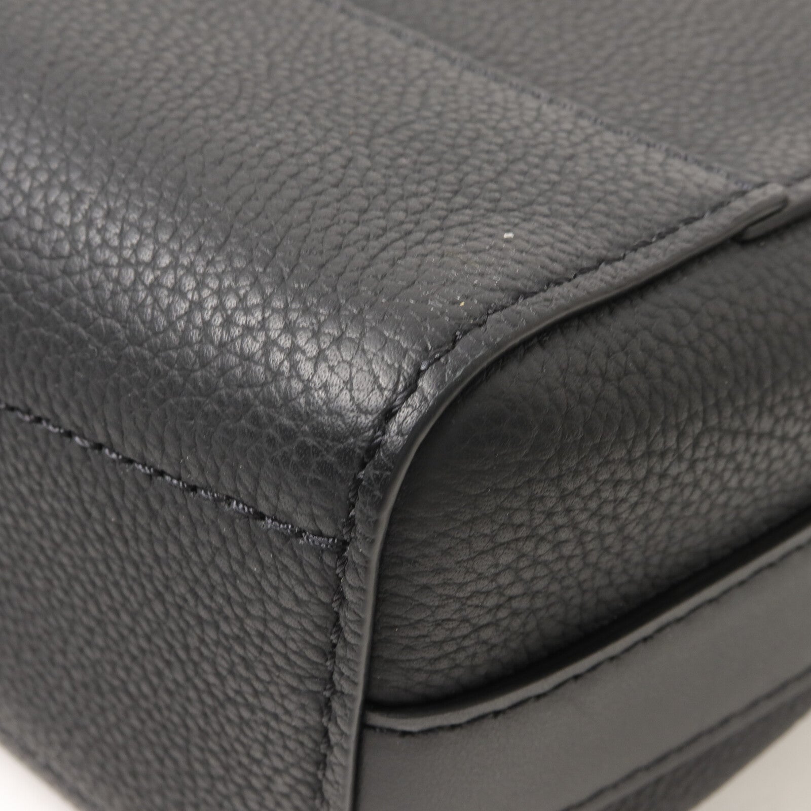 LOUIS VUITTON 牛皮皮革Takeoff Messenger肩背袋