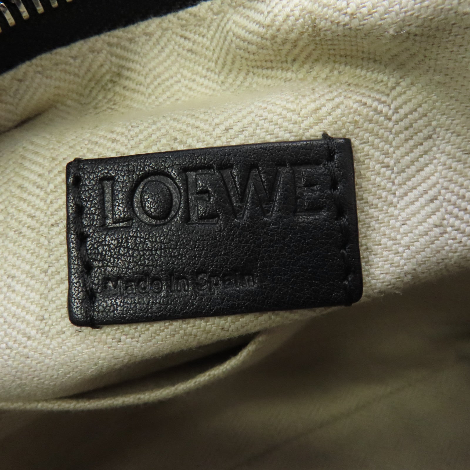 LOEWE 牛皮皮革Puzzle Small銀扣手挽肩背兩用袋黑色