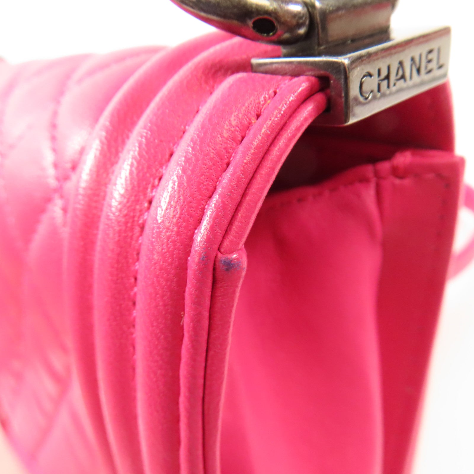 CHANEL 牛皮皮革Boy Chanel銀扣鏈帶肩背袋