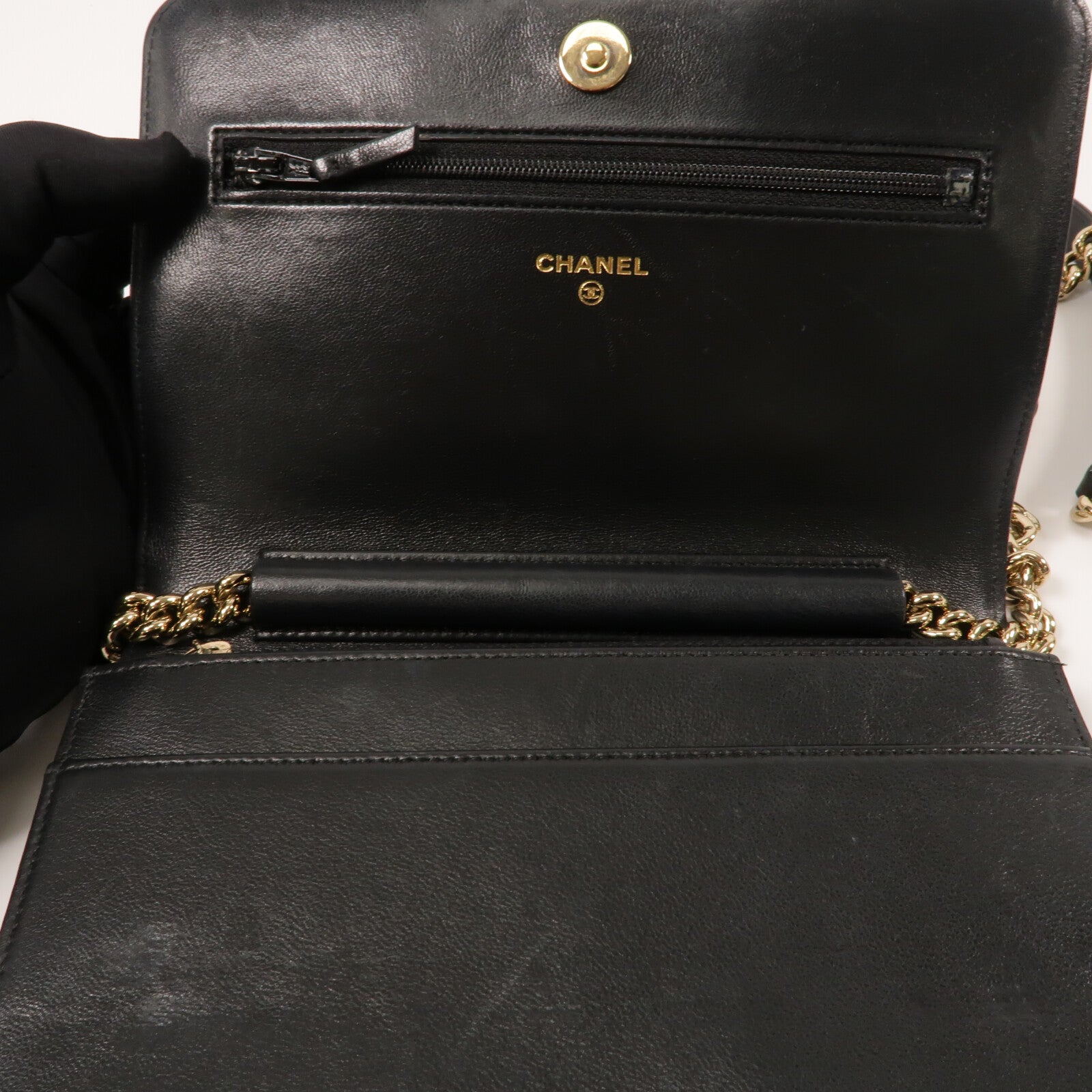 CHANEL 羊皮皮革Boy Wallet On Chain鏈帶肩背袋