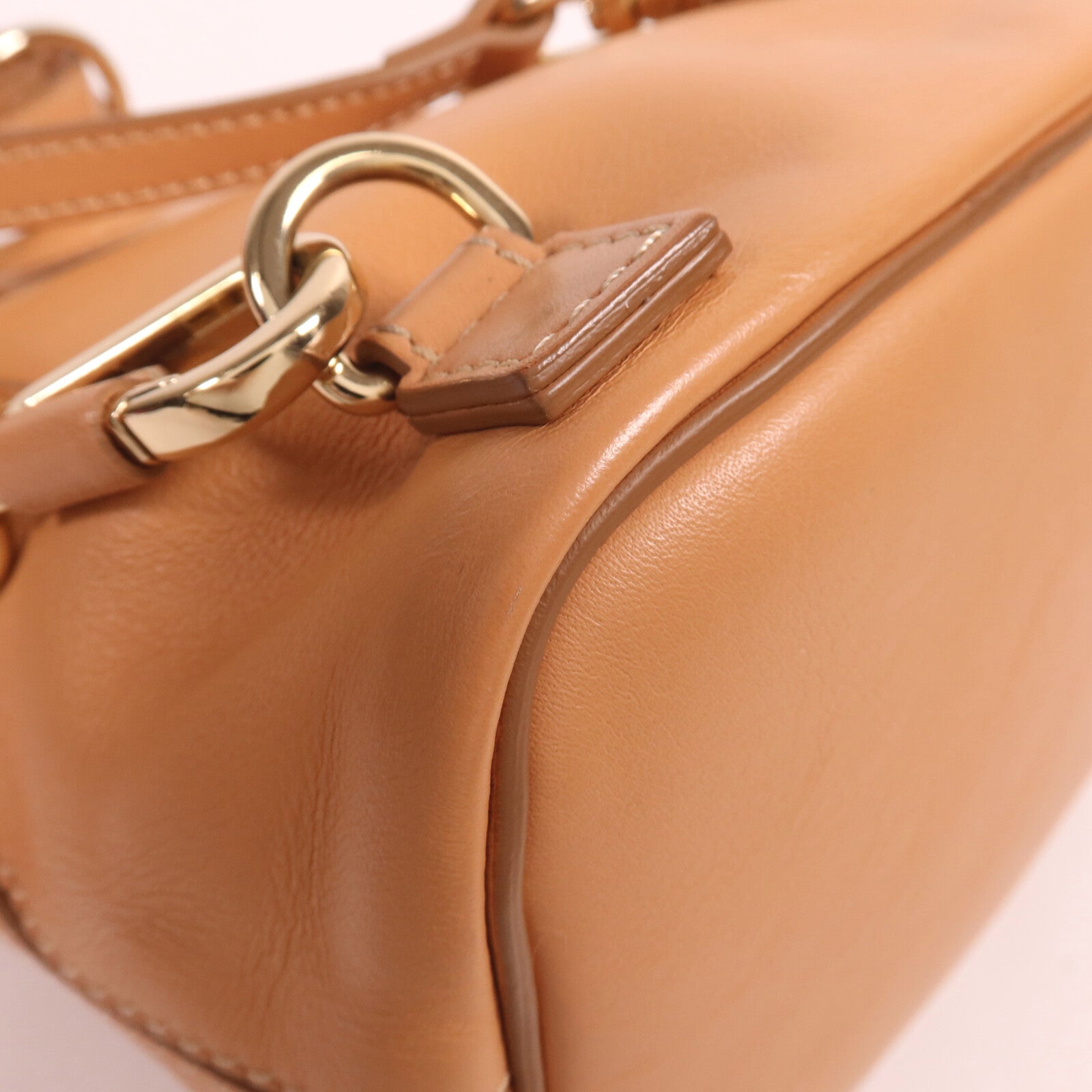 Chloe 牛皮皮革Backpack金扣背包