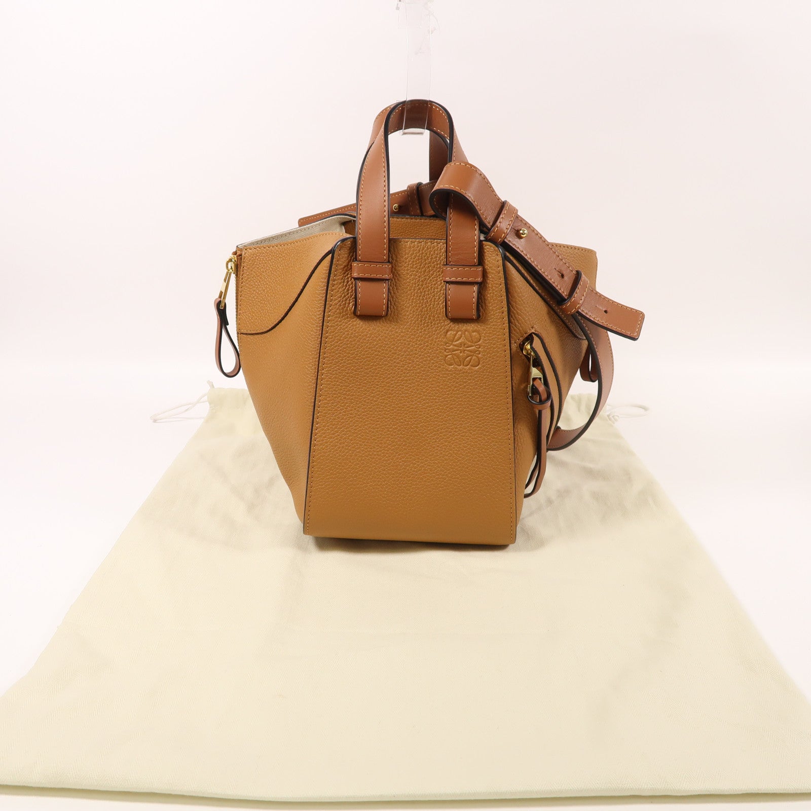 LOEWE 牛皮皮革Compact Hammock Bag金扣手挽肩背兩用袋