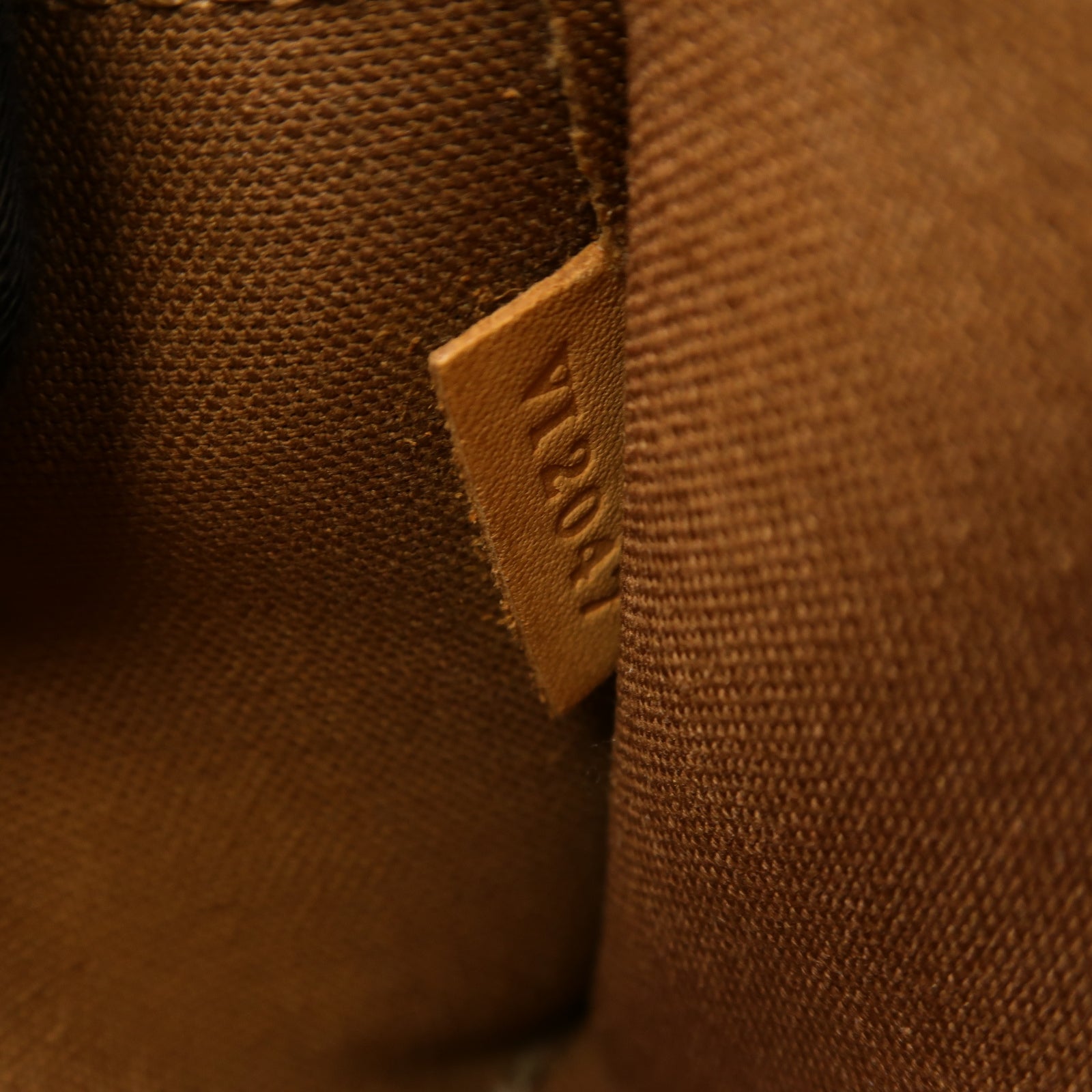 LOUIS VUITTON Monogram Popincourt金扣手挽袋棕色