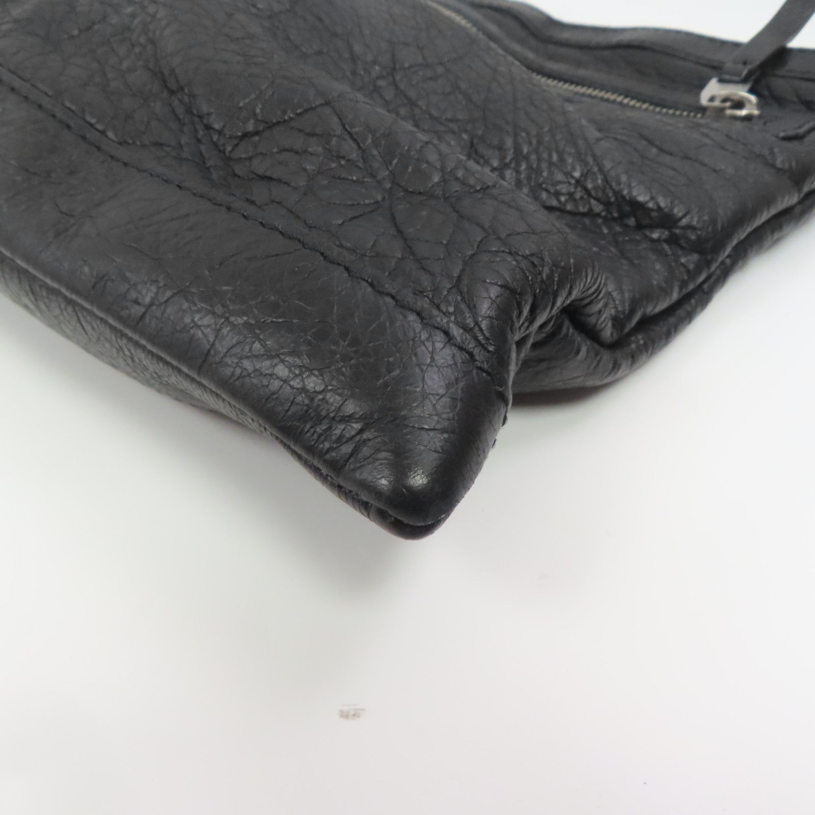BALENCIAGA 牛皮皮革Pouch銀扣手拿包黑色