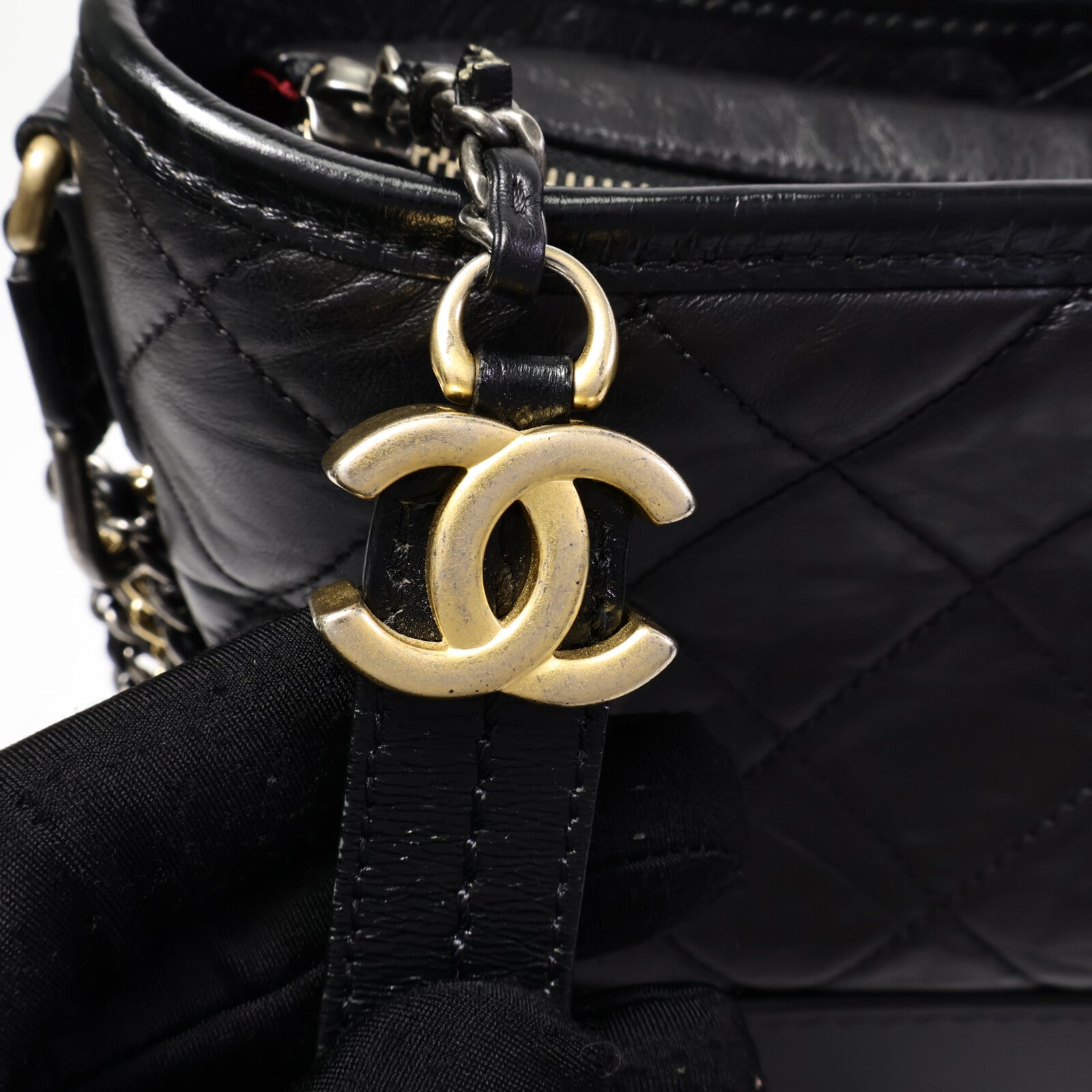 CHANEL 牛皮皮革Gabrielle Medium鏈帶肩背袋