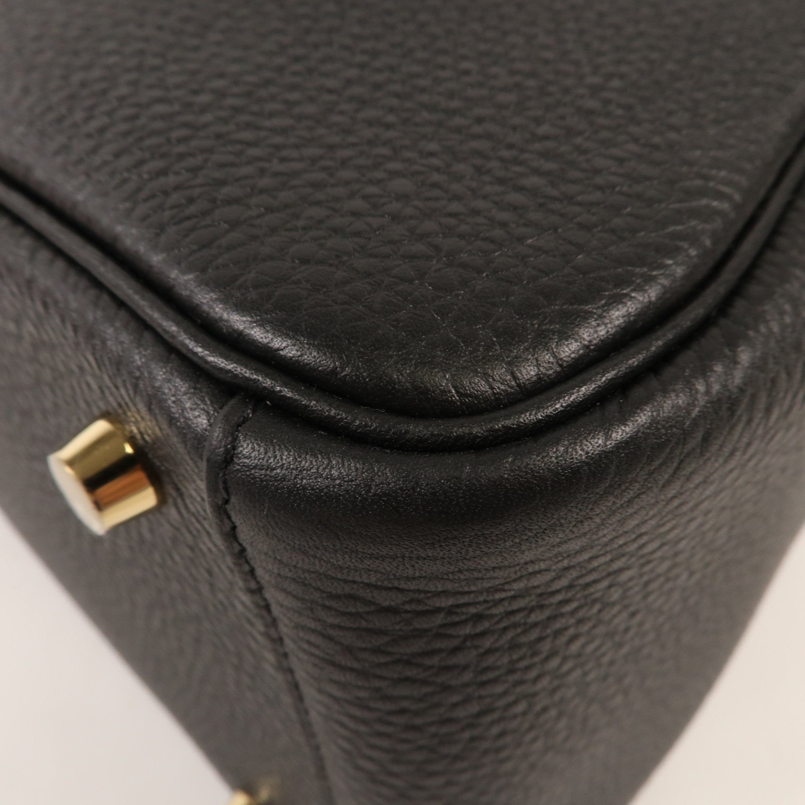 HERMES 【激減優惠】Clemence皮革Lindy 26金扣手挽肩背兩用袋Noir
