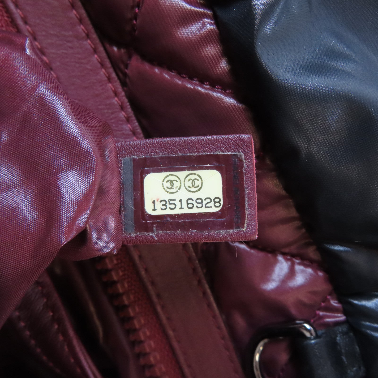 CHANEL 尼龍Coco Cocoon銀扣手挽袋黑色
