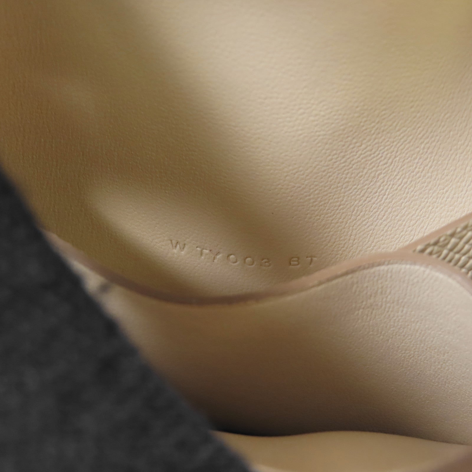 HERMES Epsom皮革Constance Slim Wallet金扣錢包Nata/米色
