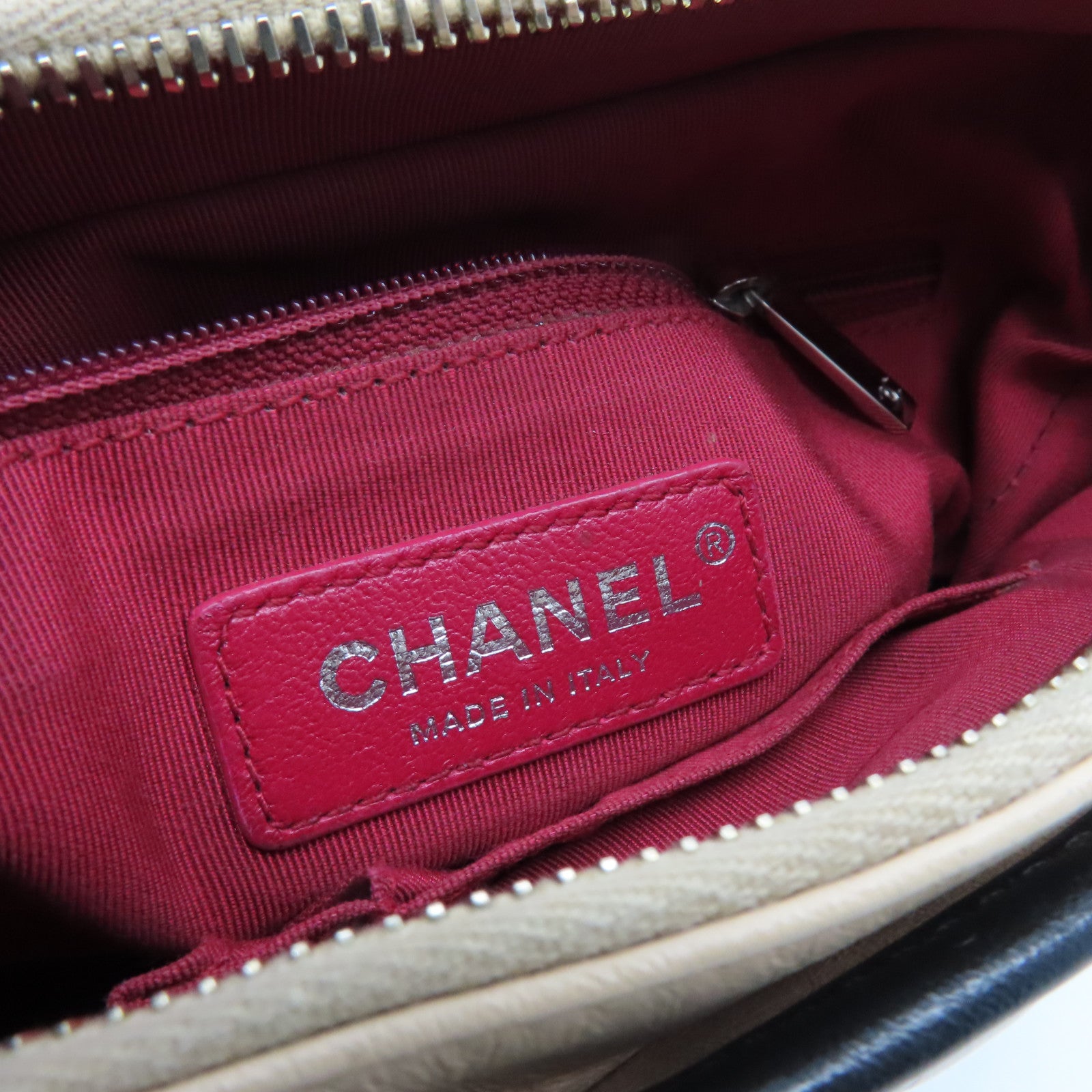 CHANEL rhombic cowhide leather Gabrielle Chain Shoulder silver buckle chain shoulder bag beige