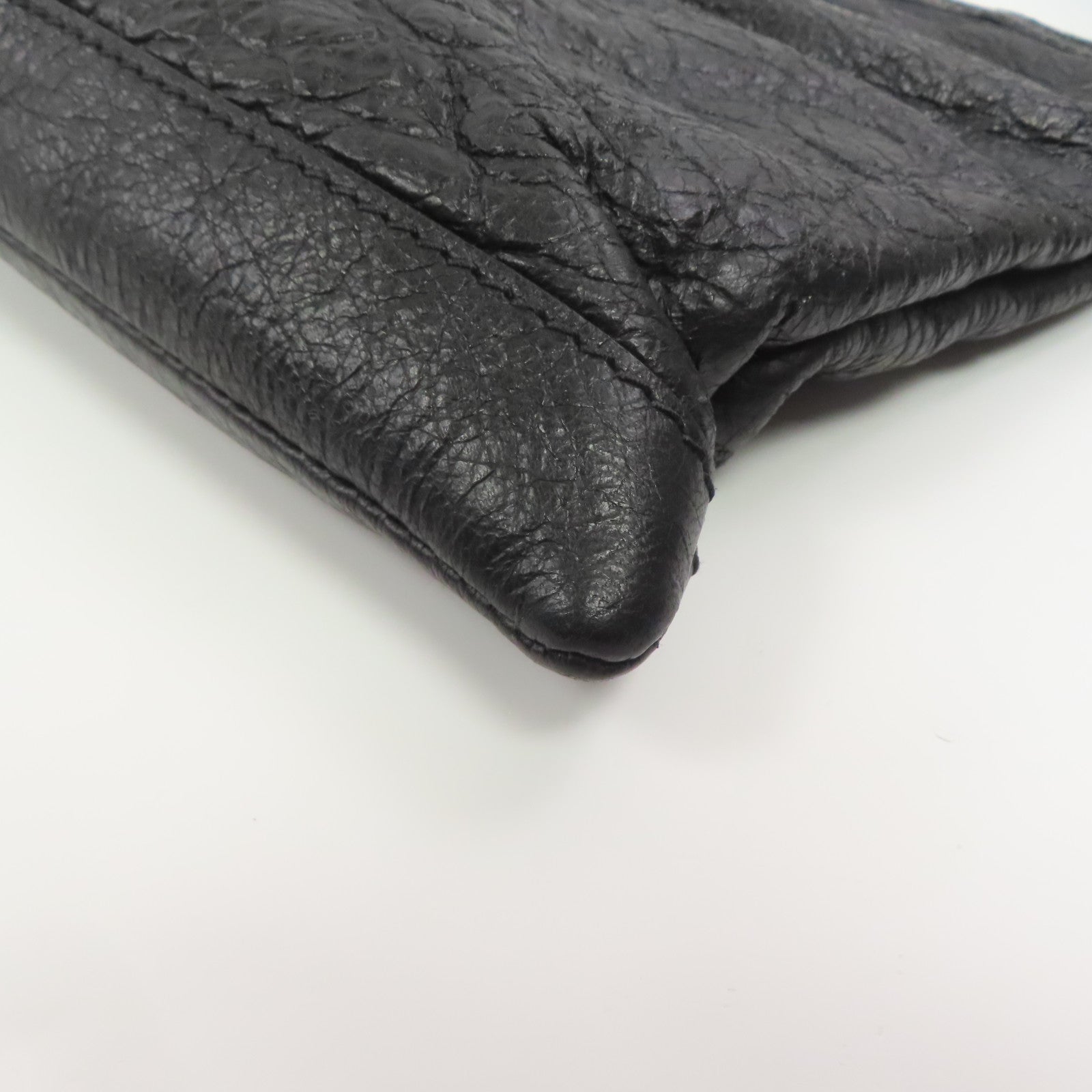 BALENCIAGA 牛皮皮革Pouch銀扣手拿包黑色
