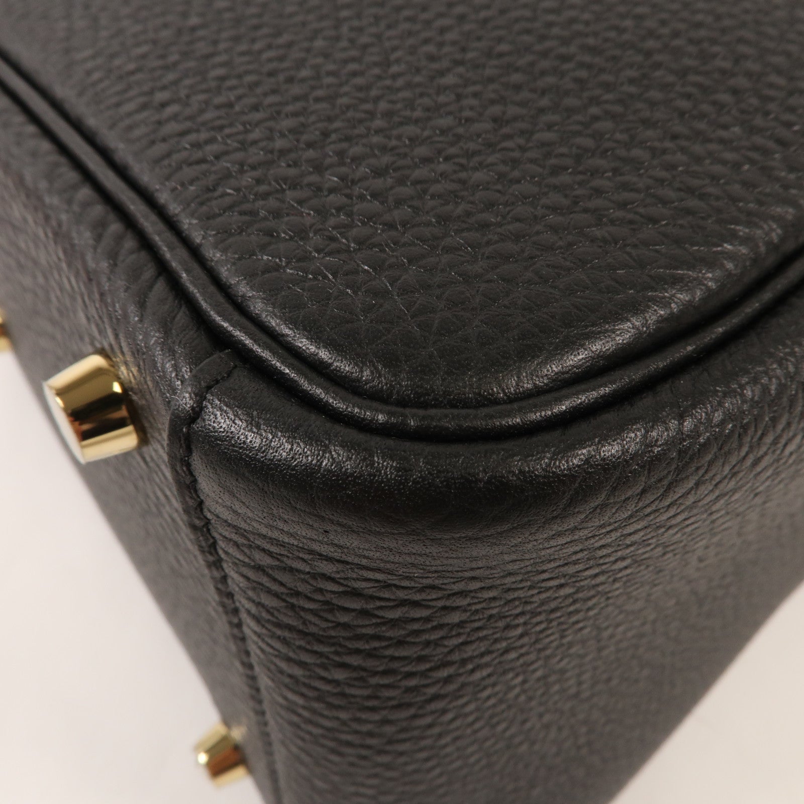 HERMES 【激減優惠】Clemence皮革Lindy 26金扣手挽肩背兩用袋Noir