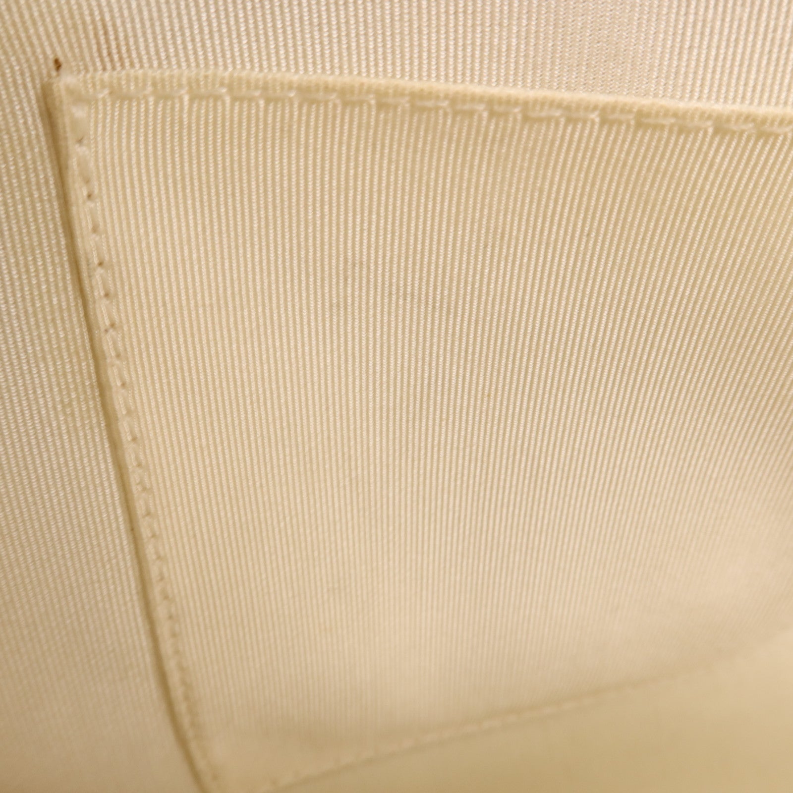 CHANEL 牛皮皮革Boy 28金扣鏈帶肩背袋