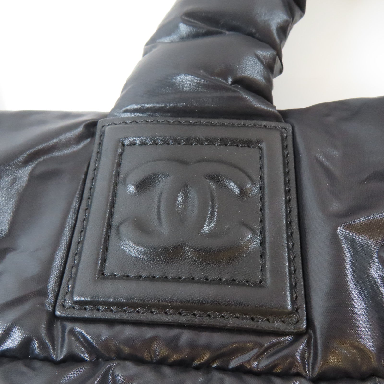 CHANEL 尼龍Coco Cocoon銀扣手挽袋黑色