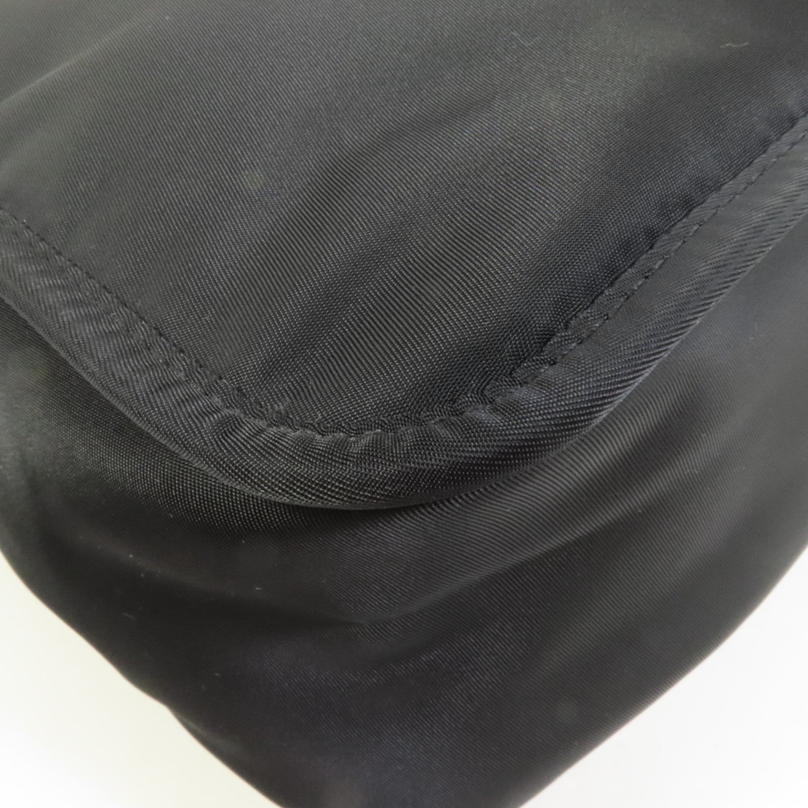 SAINT LAURENT 尼龍Niki Messaage Bag肩背袋