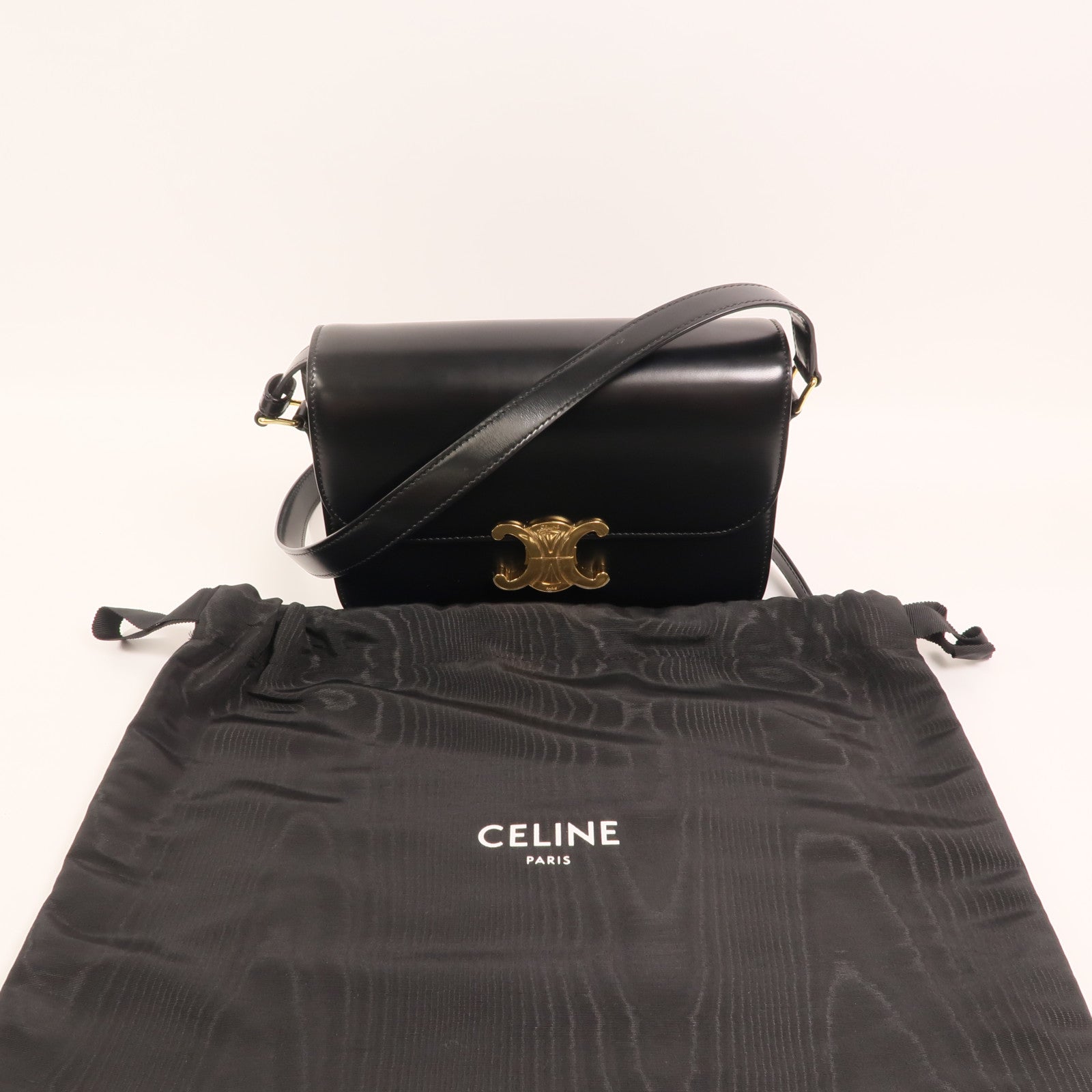 CELINE 牛皮皮革Triomphe金扣肩背袋