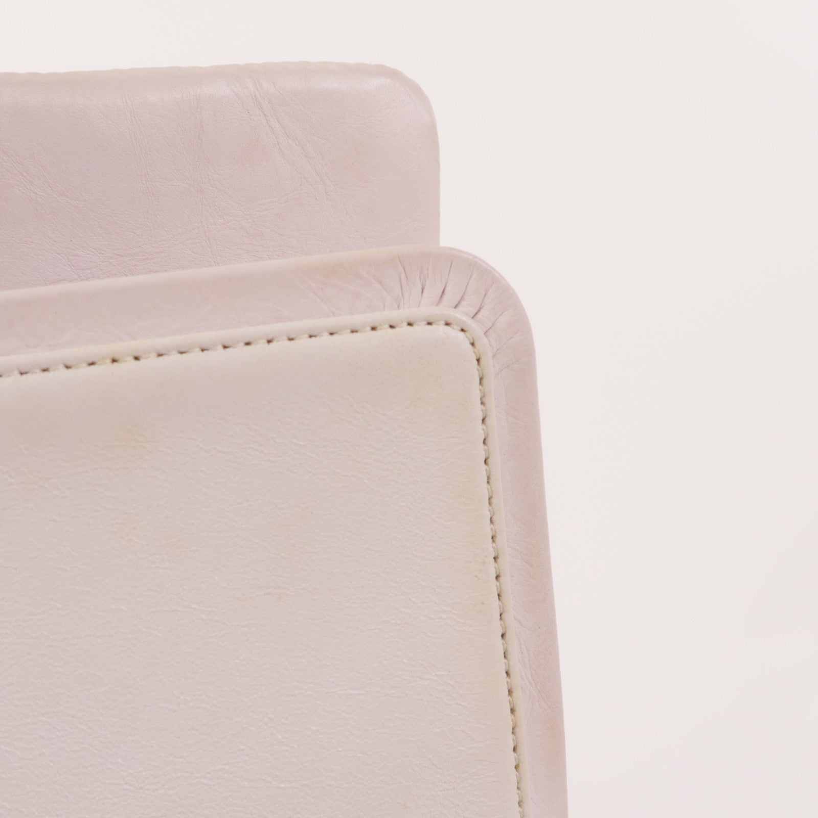 CHANEL 牛皮皮革2.55 Jumbo鏈帶肩背袋