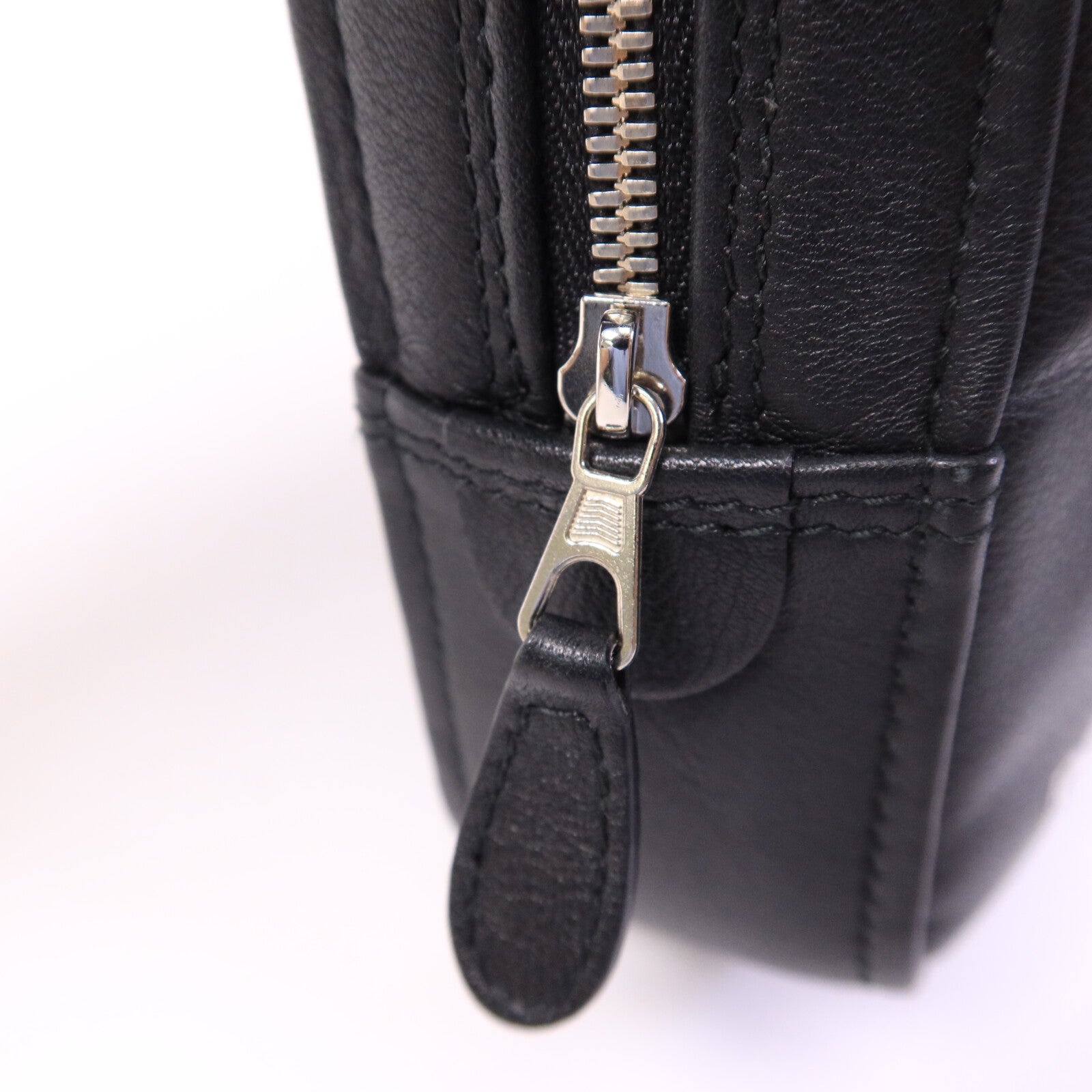 BALENCIAGA 牛皮皮革Triangle Clutch手拿包
