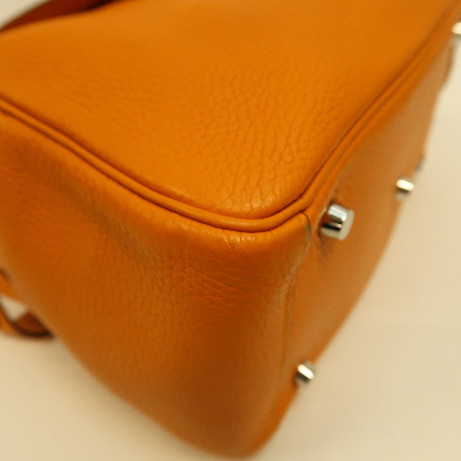 HERMES Clemence皮革Lindy 26銀扣手挽肩背兩用袋Apricot杏桃黃