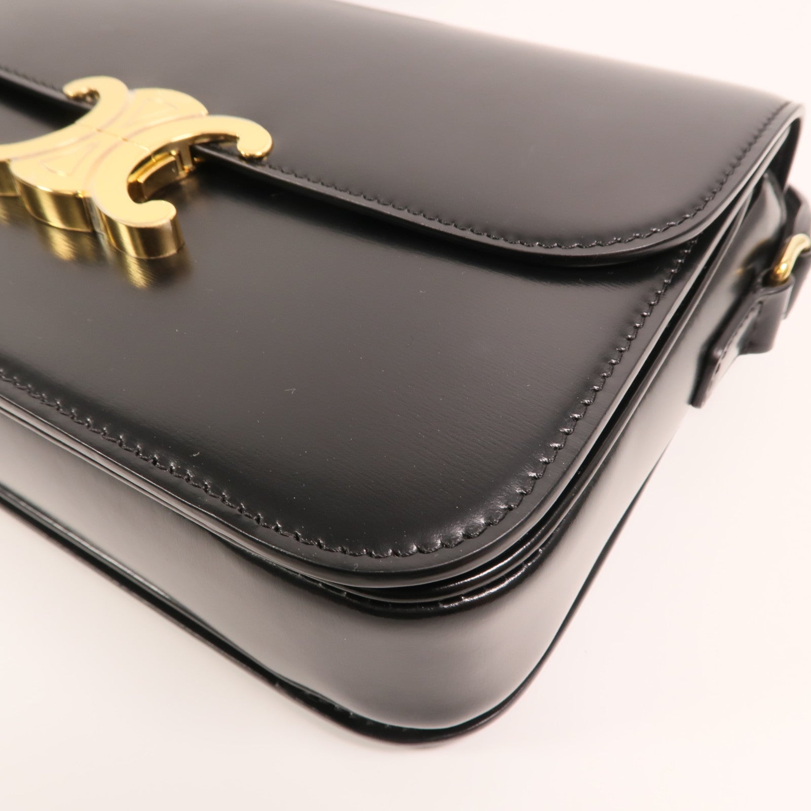 CELINE 牛皮皮革Triomphe金扣肩背袋