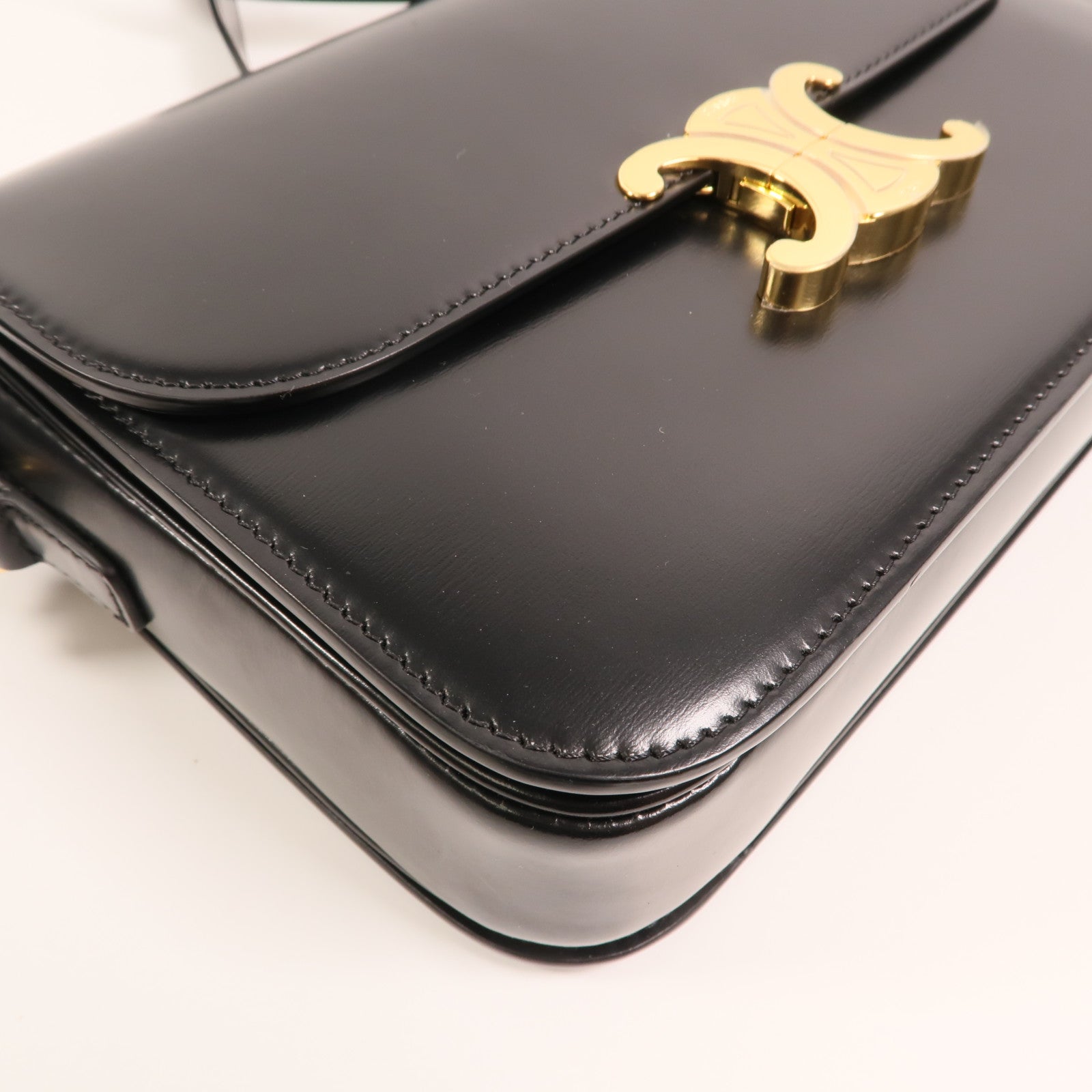 CELINE 牛皮皮革Triomphe金扣肩背袋