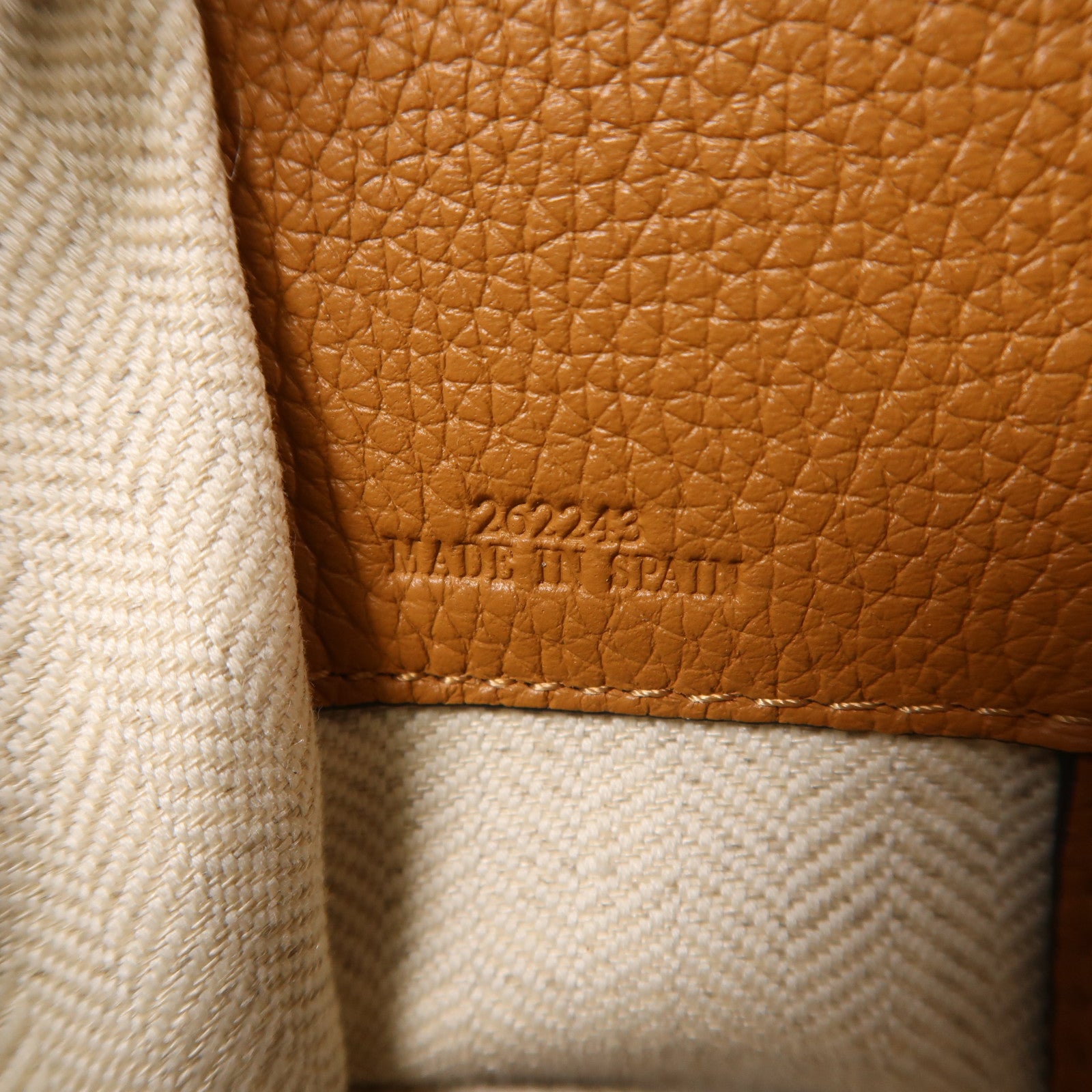 LOEWE 牛皮皮革Compact Hammock Bag金扣手挽肩背兩用袋