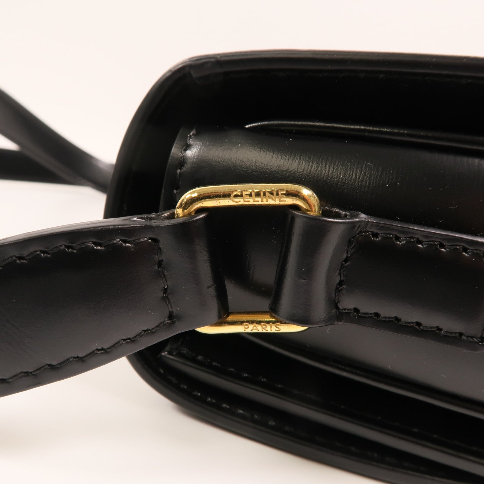 CELINE 牛皮皮革Triomphe金扣肩背袋