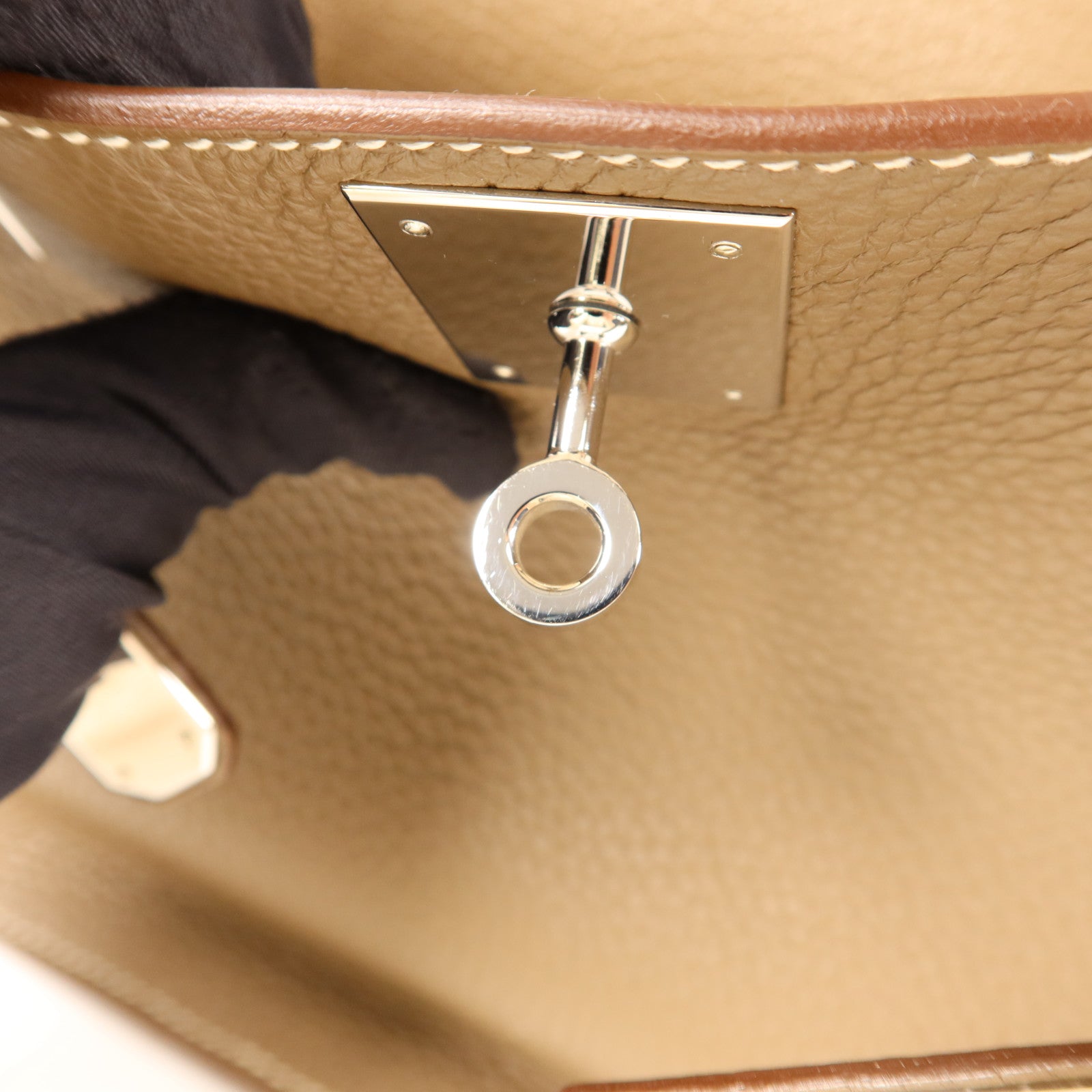 HERMES Clemence皮革Jypsiere 28銀扣肩背袋Etoupe