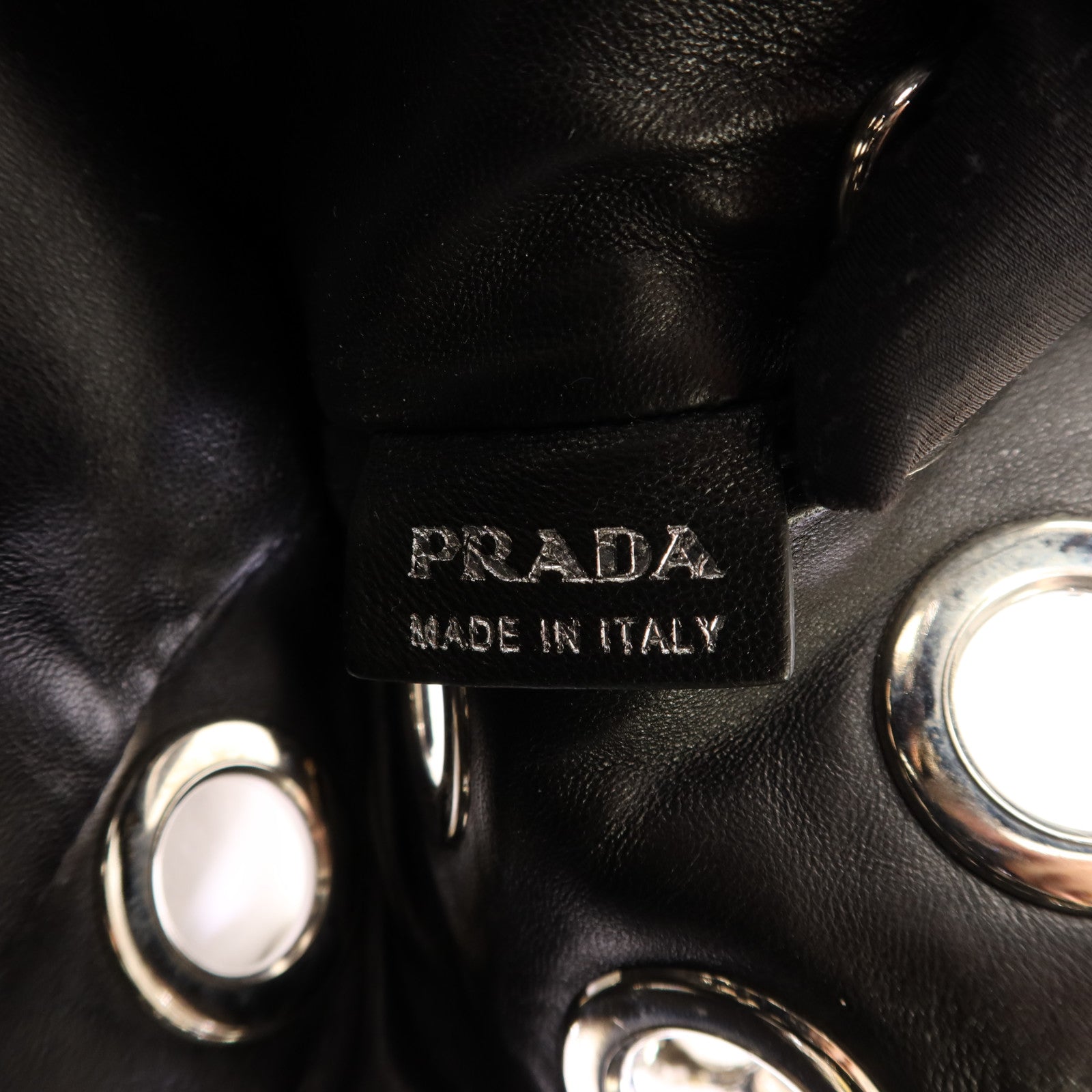 PRADA 牛皮皮革Chain Shoulder Bag銀扣肩背袋