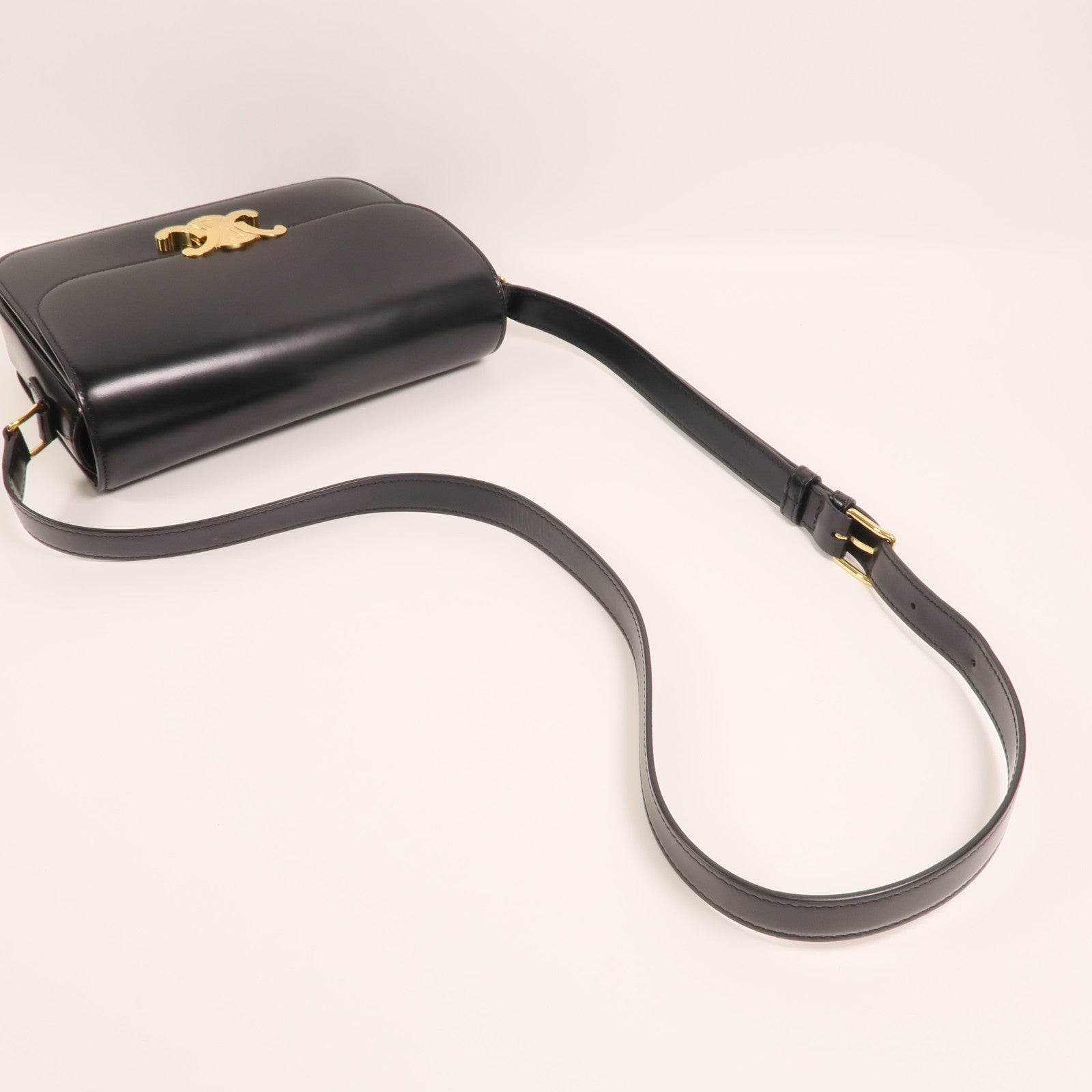 CELINE 牛皮皮革Triomphe金扣肩背袋
