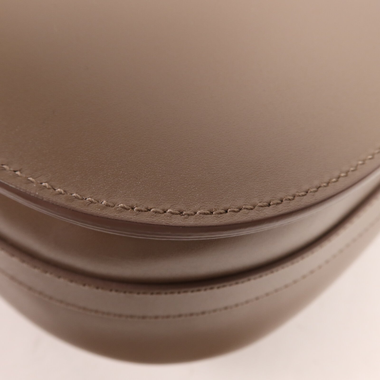 Dior 牛皮皮革Bobby Large金扣肩背袋