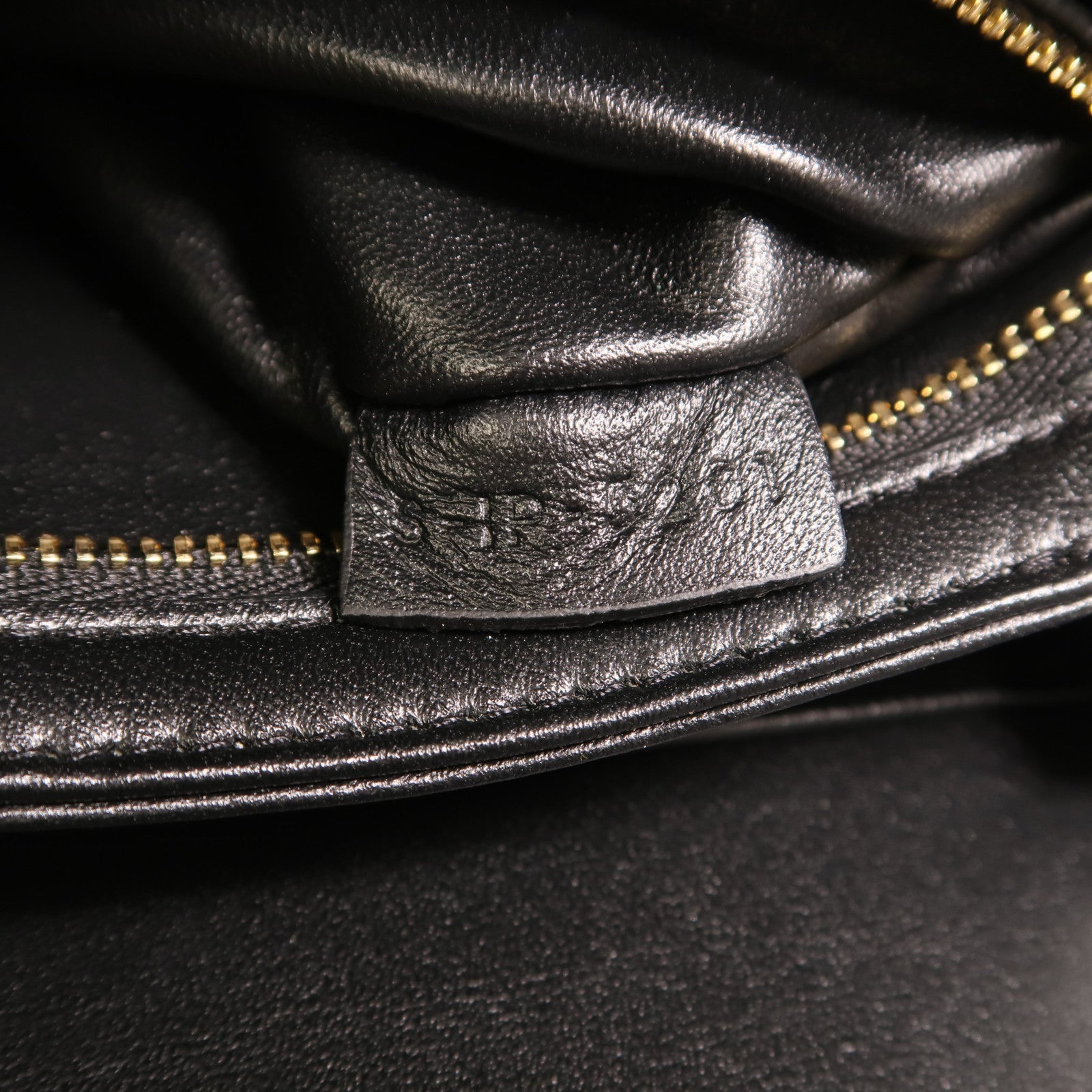 CELINE 牛皮皮革Triomphe金扣肩背袋