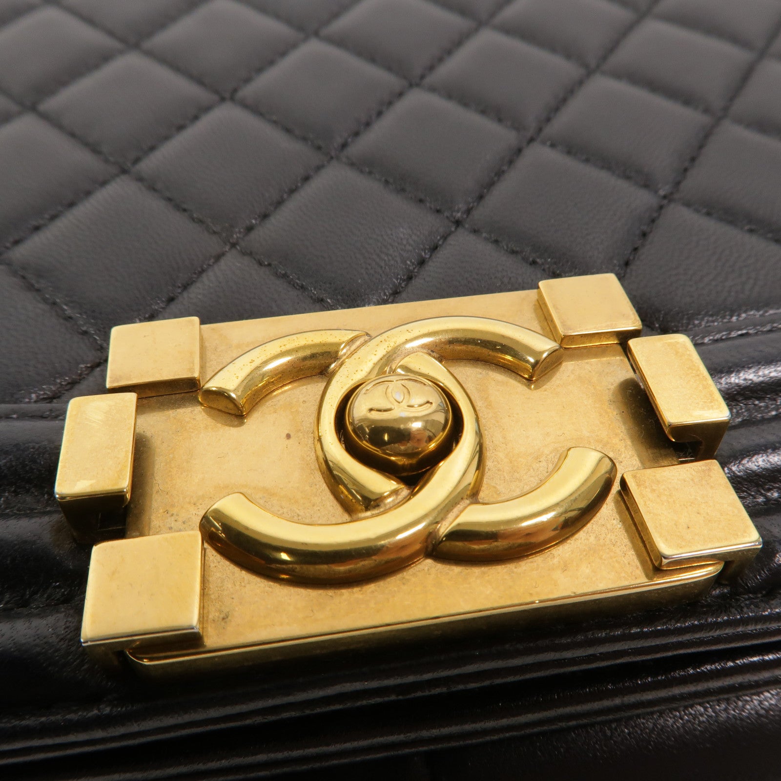CHANEL 羊皮皮革Boy 28鏈帶肩背袋