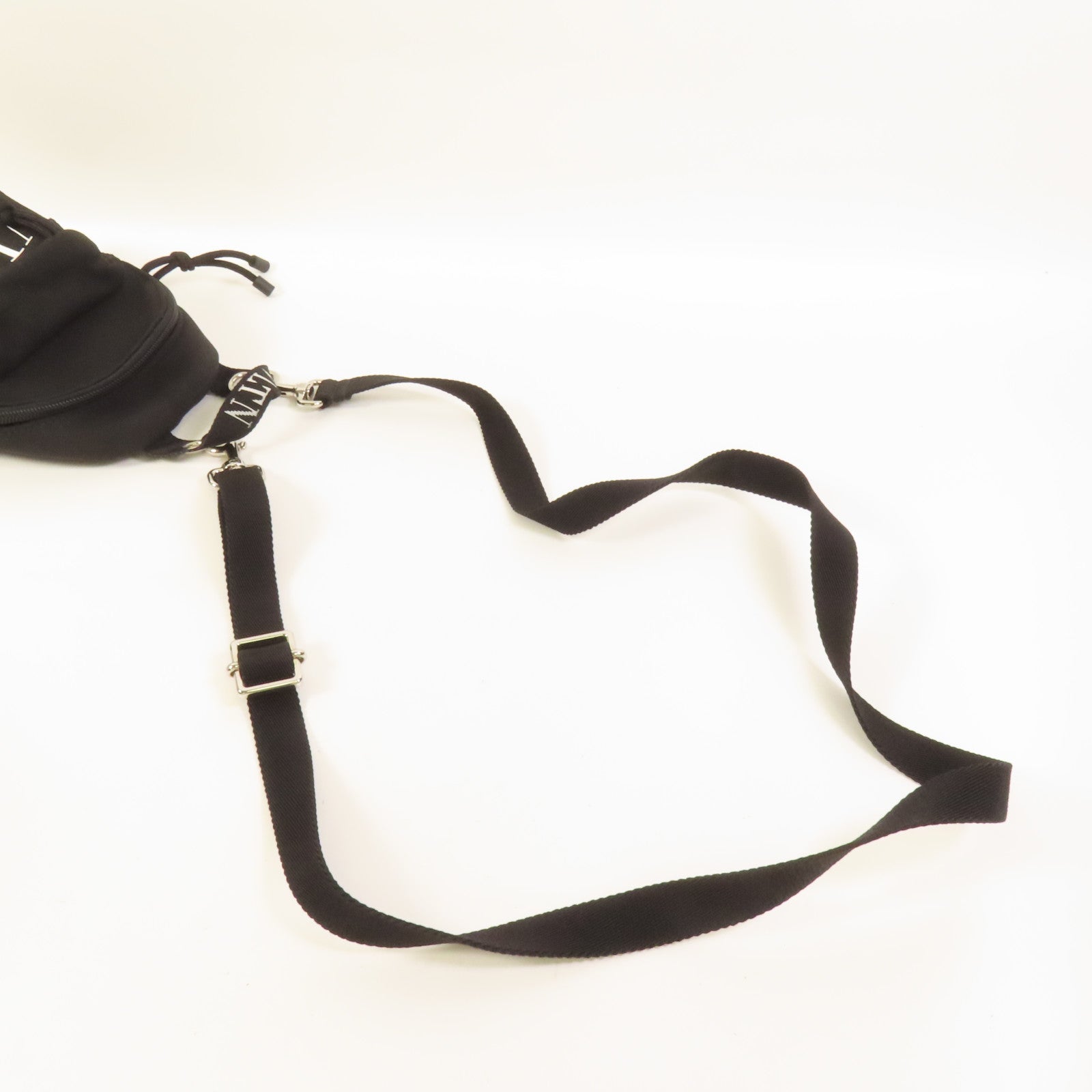 Valentino 帆布VLTN Garavami Shoulder Bag肩背袋