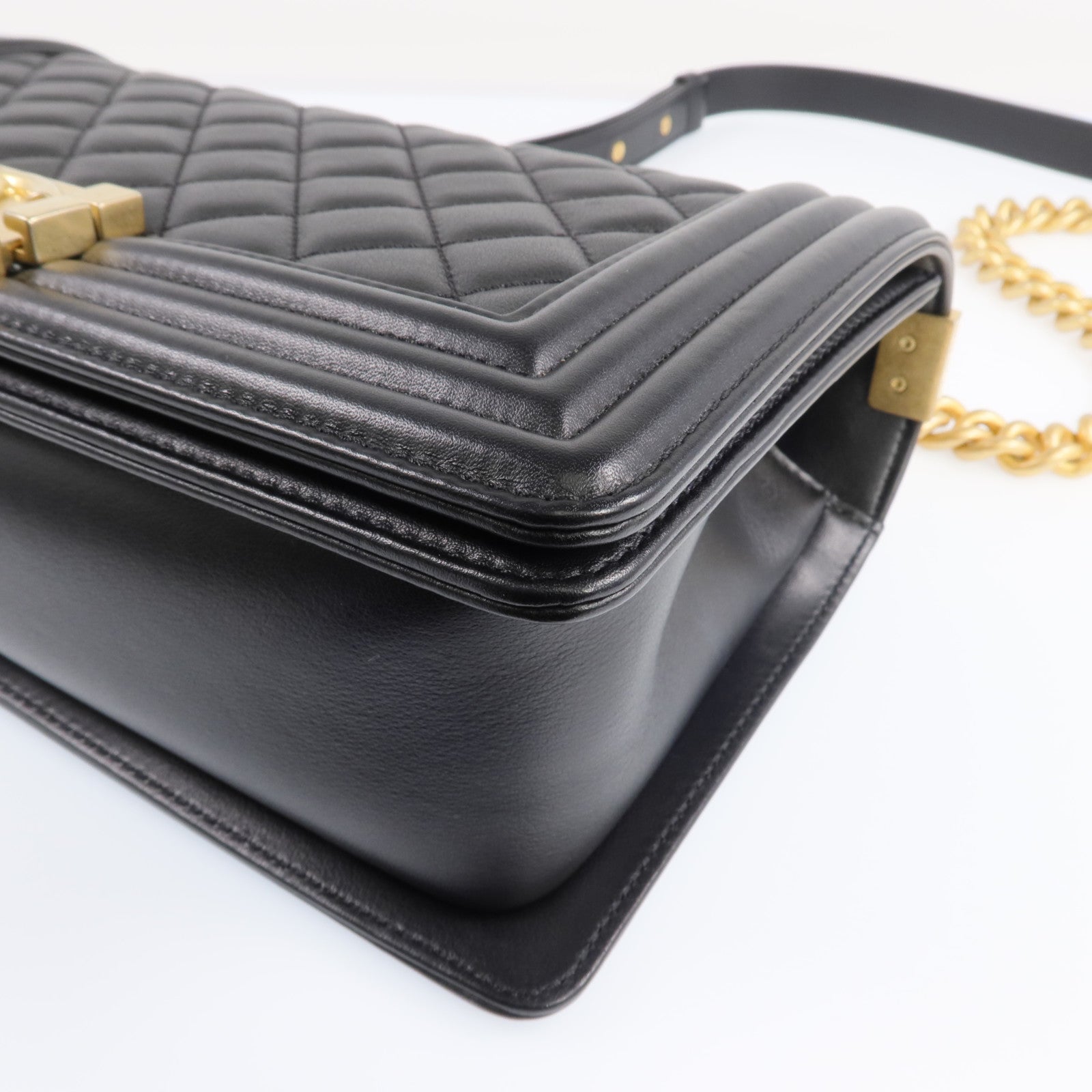 CHANEL 牛皮皮革Boy 25金扣鏈帶肩背袋