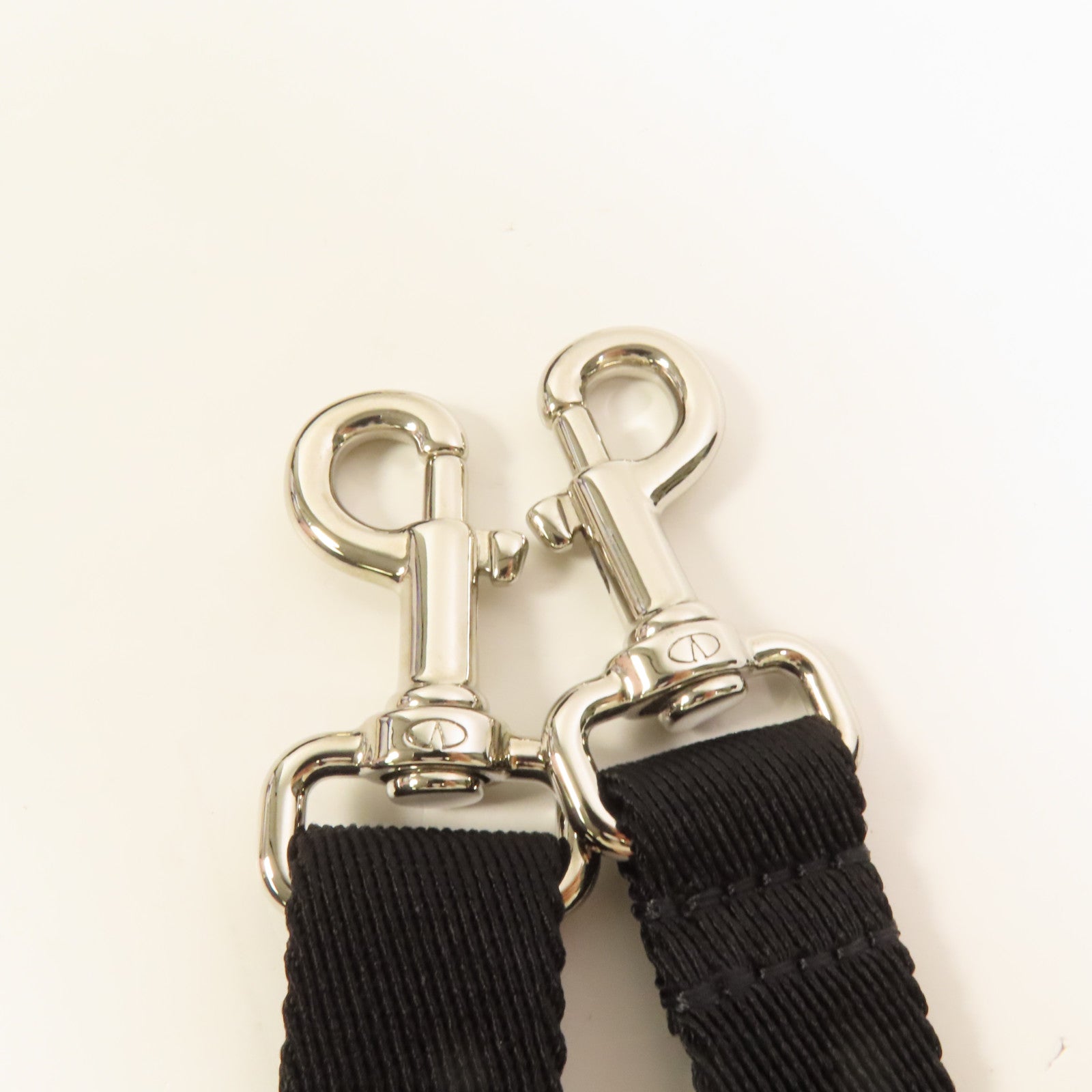 Valentino 帆布VLTN Garavami Shoulder Bag肩背袋