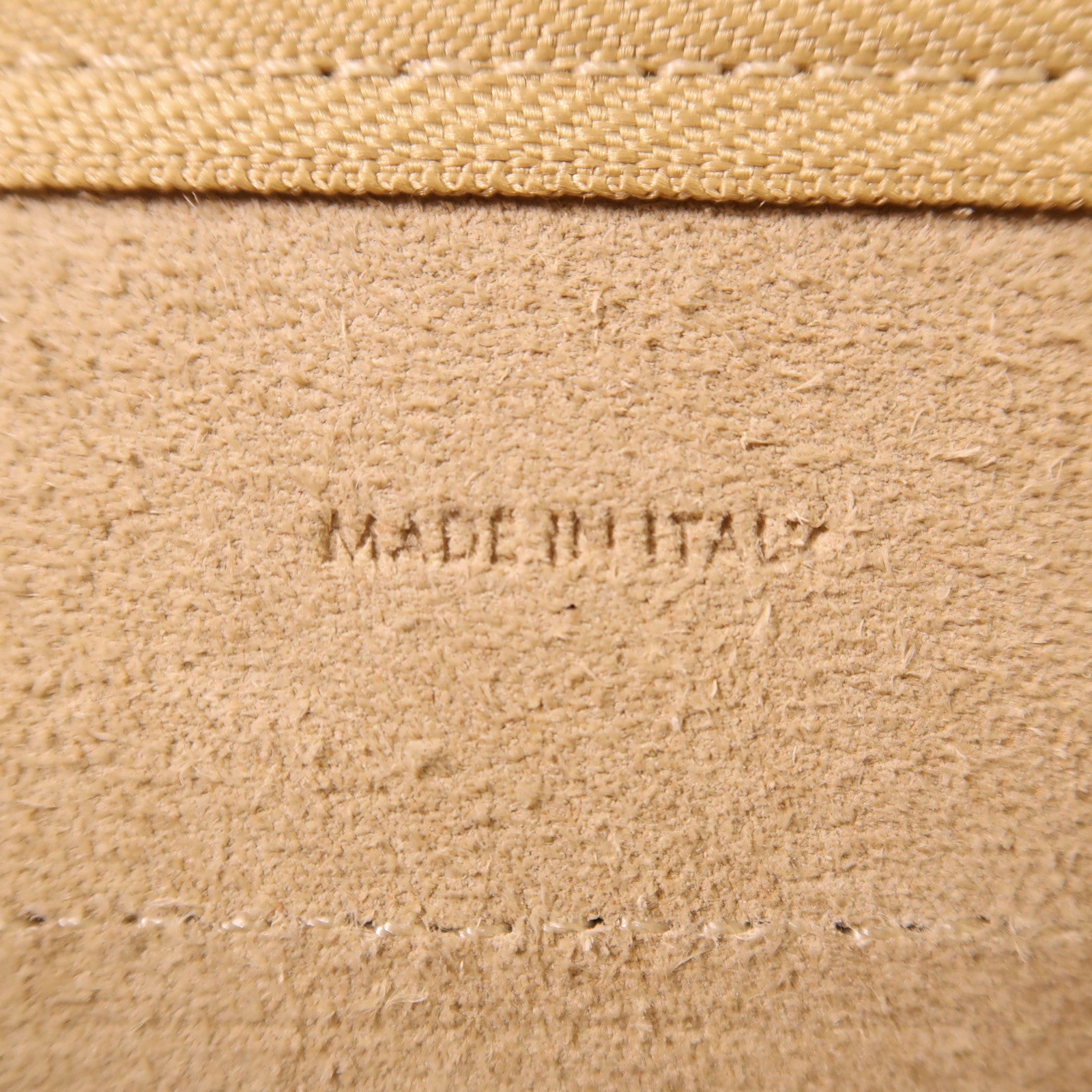 CELINE 牛皮皮革Nano Belt Bag金扣手挽肩背兩用袋