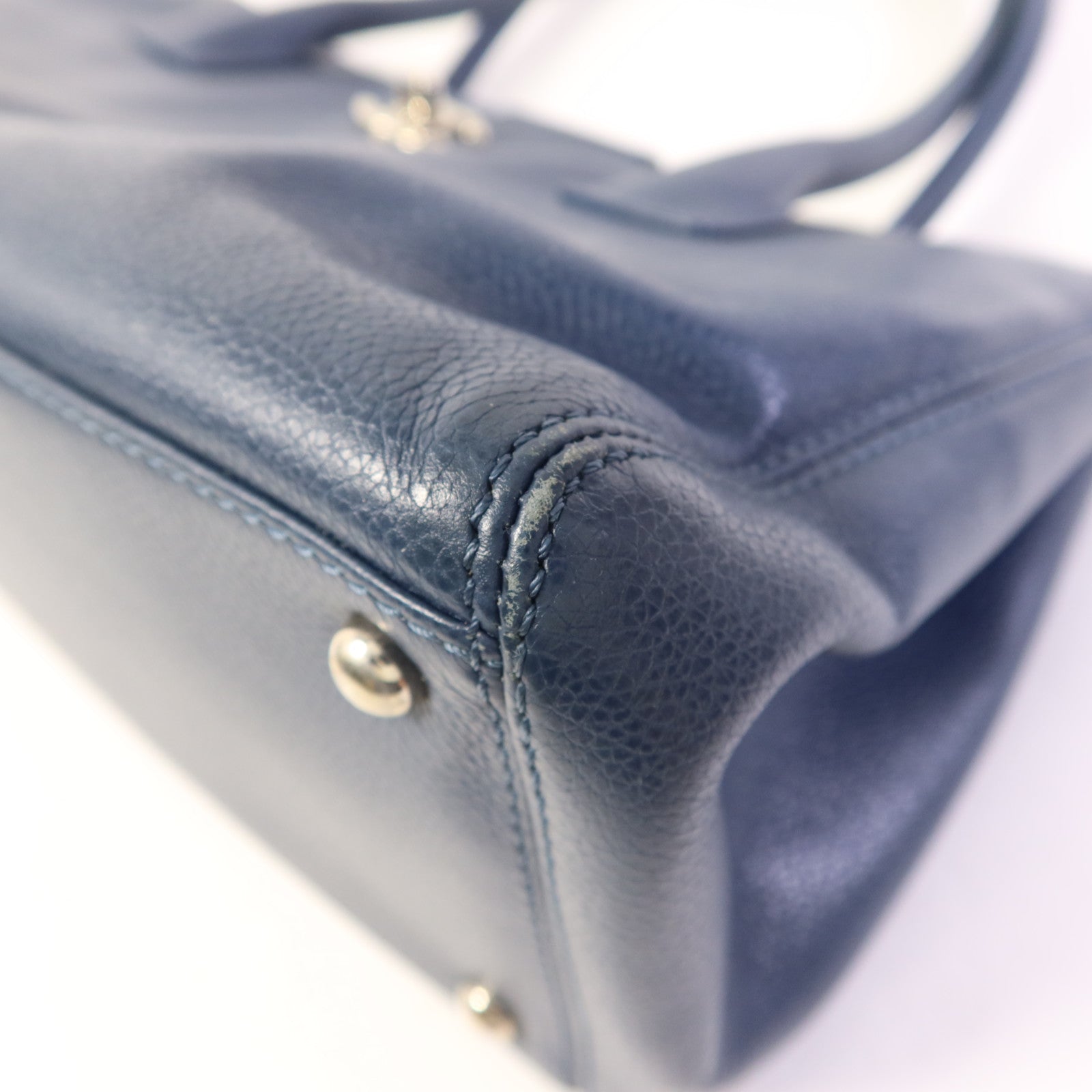 CHANEL 牛皮皮革Shoulder Bag銀扣肩背袋