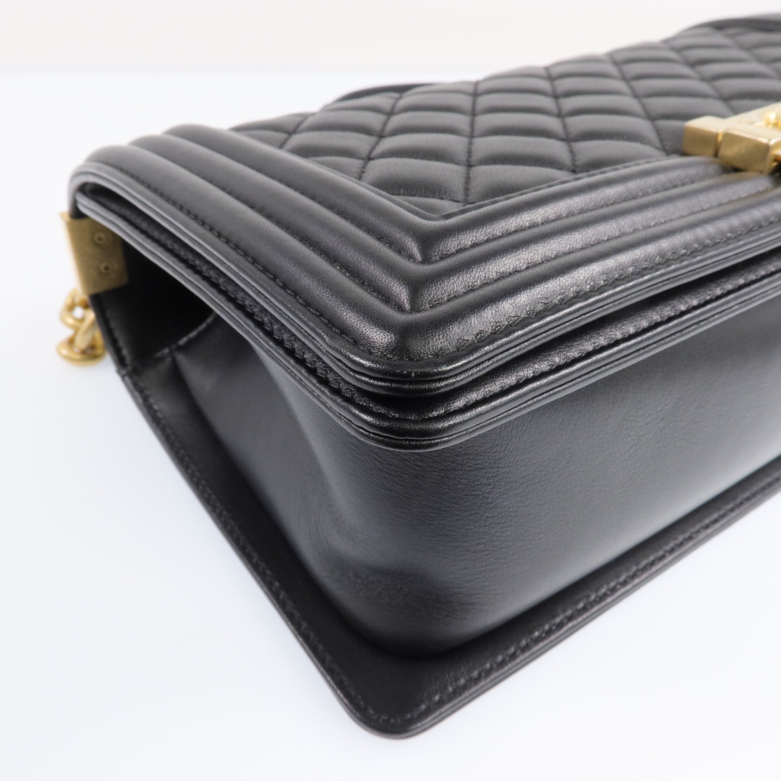 CHANEL 牛皮皮革Boy 25金扣鏈帶肩背袋