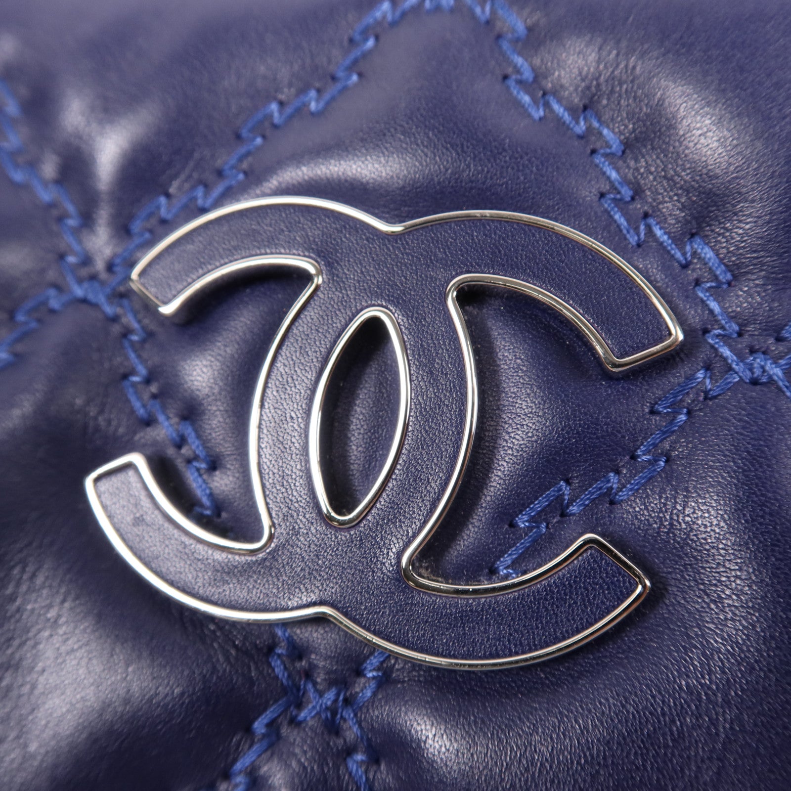 CHANEL 牛皮皮革Shoulder Bag銀扣鏈帶肩背袋