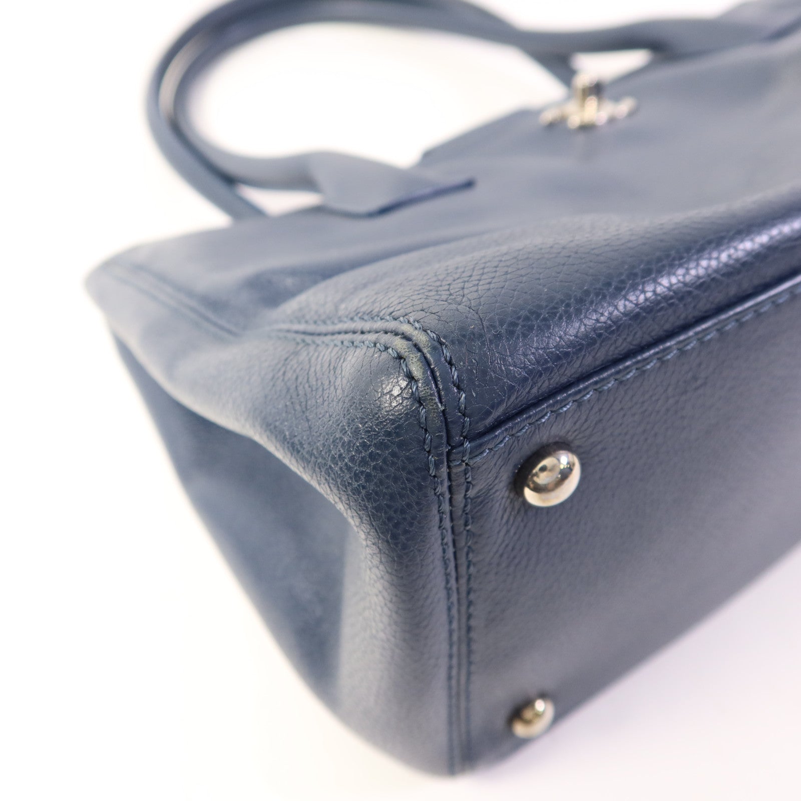 CHANEL 牛皮皮革Shoulder Bag銀扣肩背袋