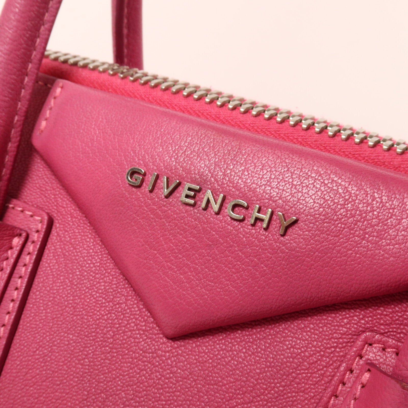 GIVENCHY 牛皮皮革Antigona手挽肩背兩用袋